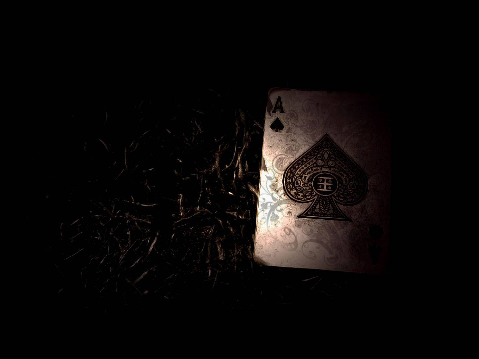 ace of spades, dark grass, focused light, HD Desktop Wallpaper