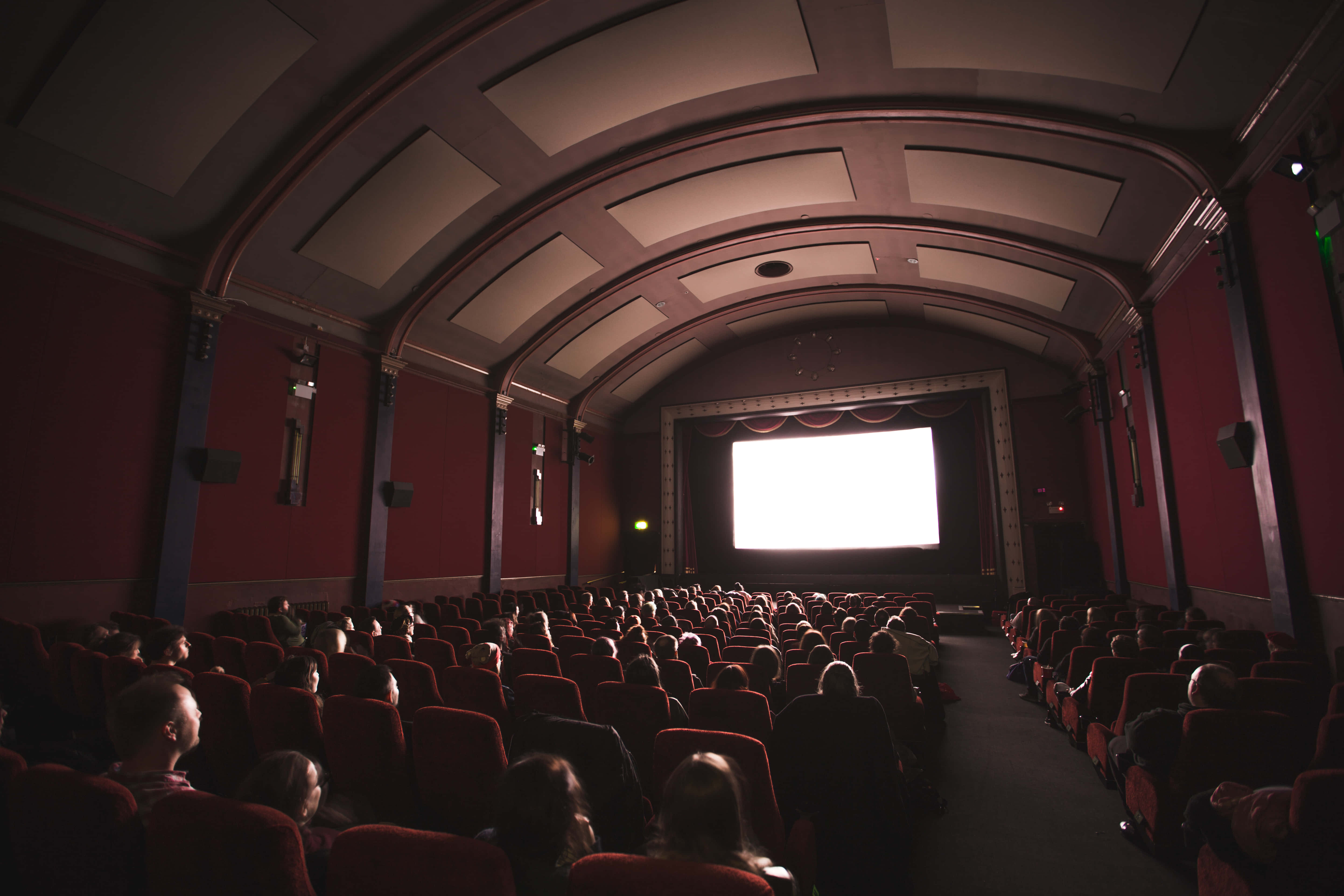 Auditoriuum Screen Acting, vintage cinema, red seats, 5K Desktop Wallpaper