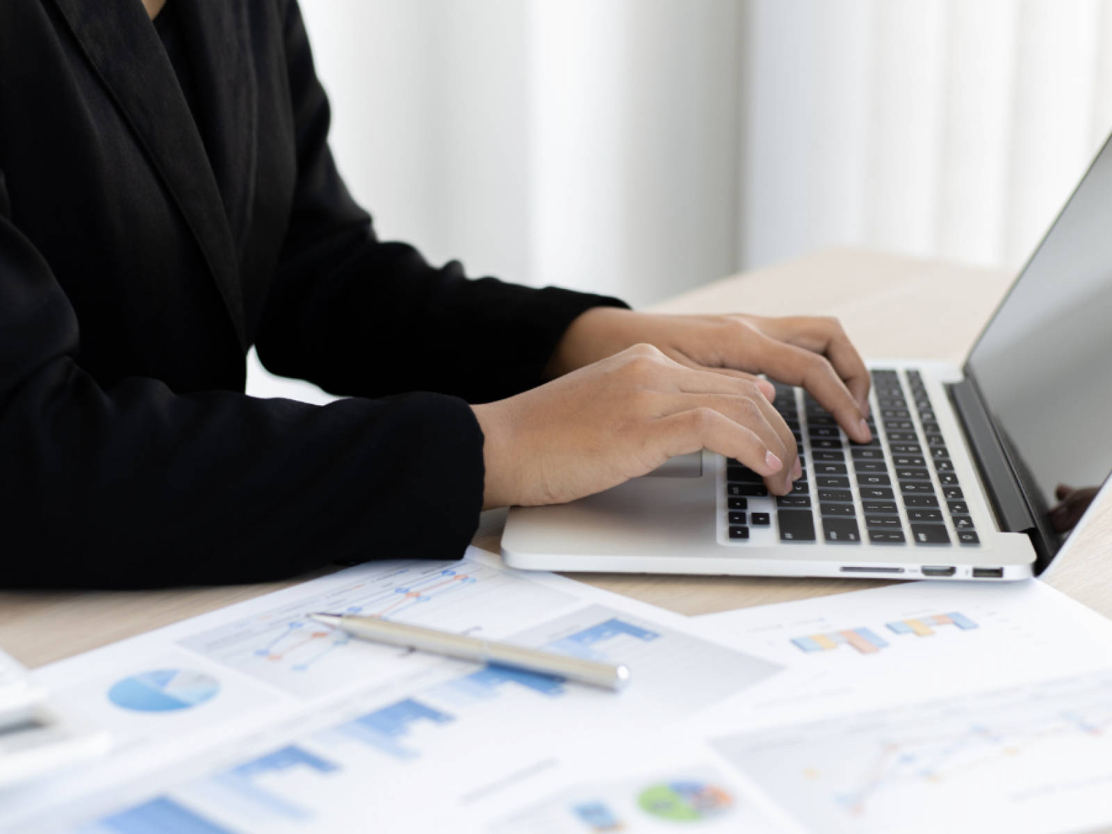Actuary, silver laptop, black blazer, HD Desktop Wallpaper