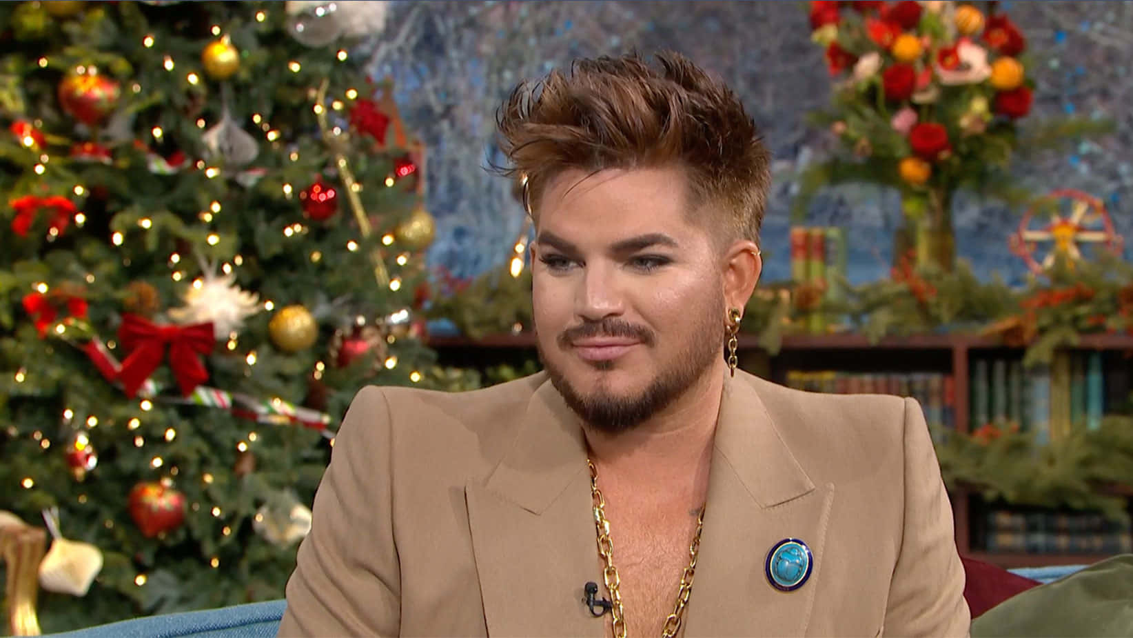 Adam Lambert, beige suit, Christmas tree, HD Desktop Wallpaper