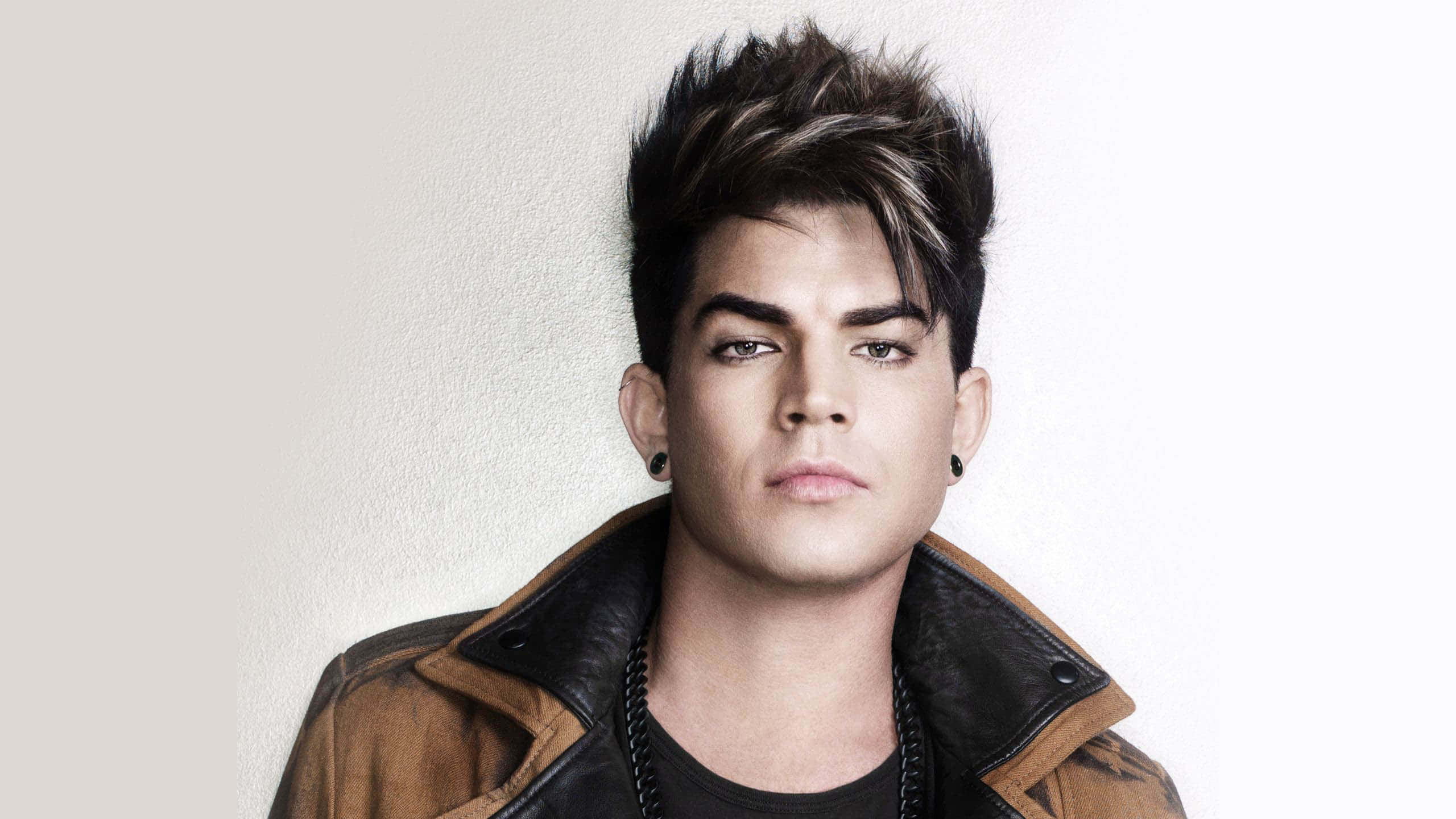 adam lambert, spiky hair, bold makeup, 2K Desktop Wallpaper