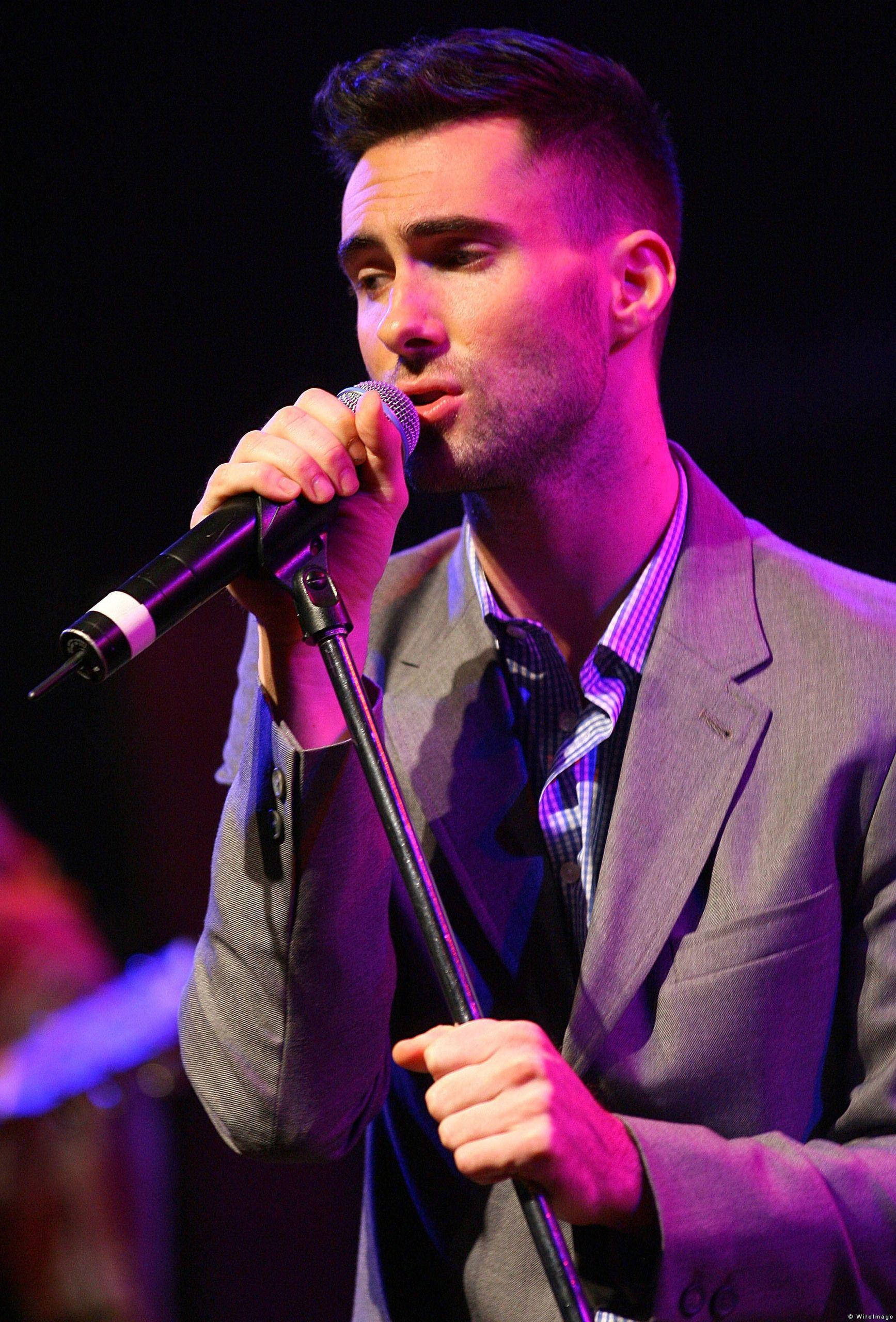 Adam Levine, grey suit, vibrant purple stage lights, 2K Phone Wallpaper