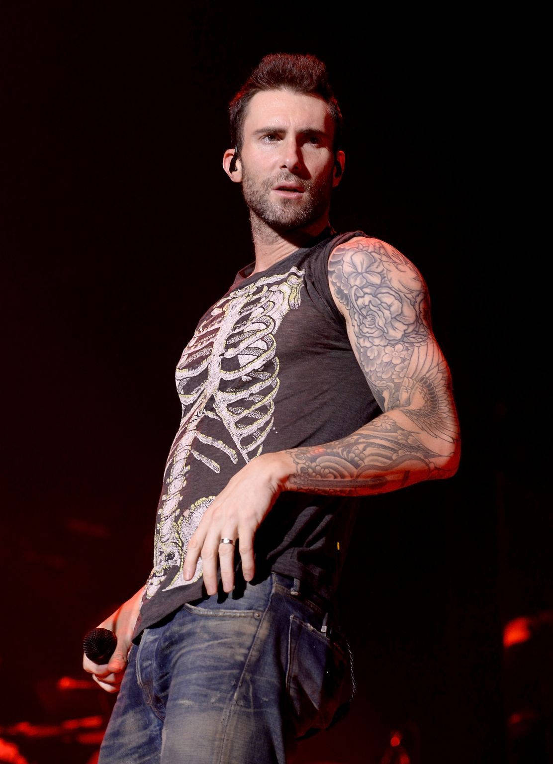 Adam Levine, tattooed arms, skeleton-print shirt, HD Phone Wallpaper