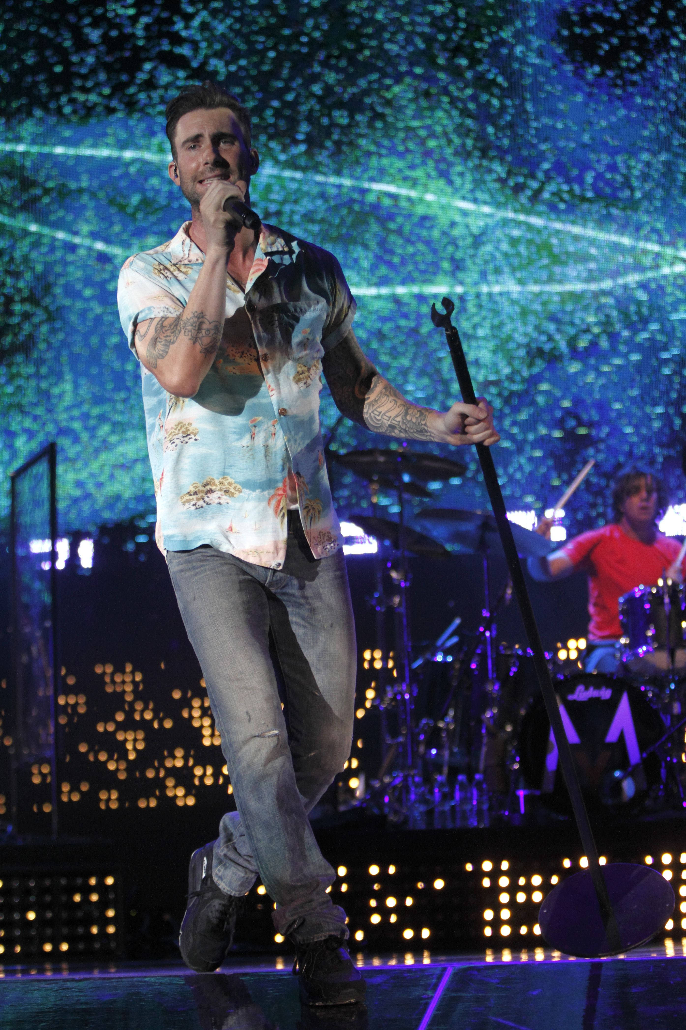 Adam Levine, male singer, tattoos, 4K Phone Wallpaper
