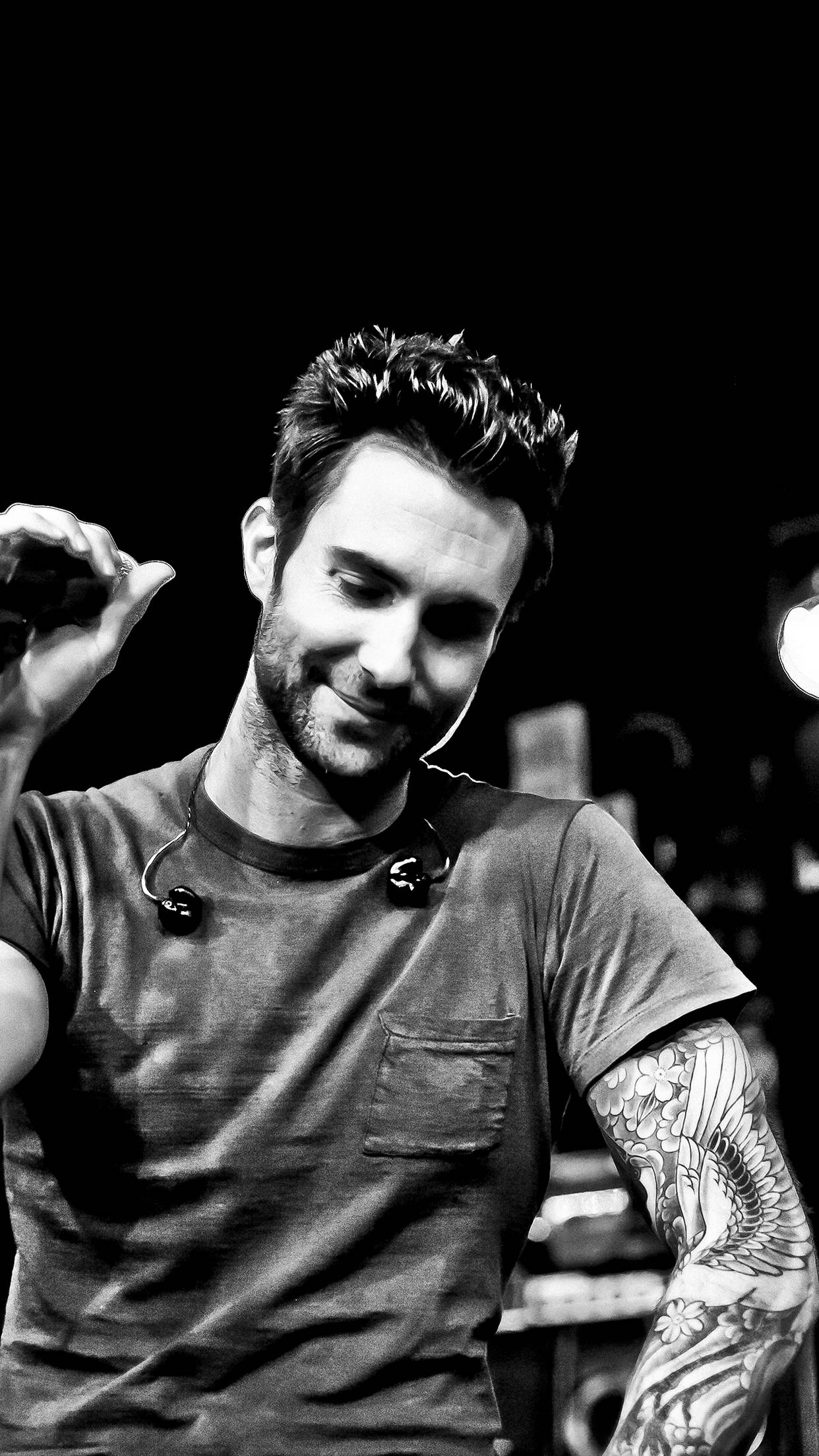 Adam Levine, microphone, tattoos on his arm, Full HD Phone Wallpaper