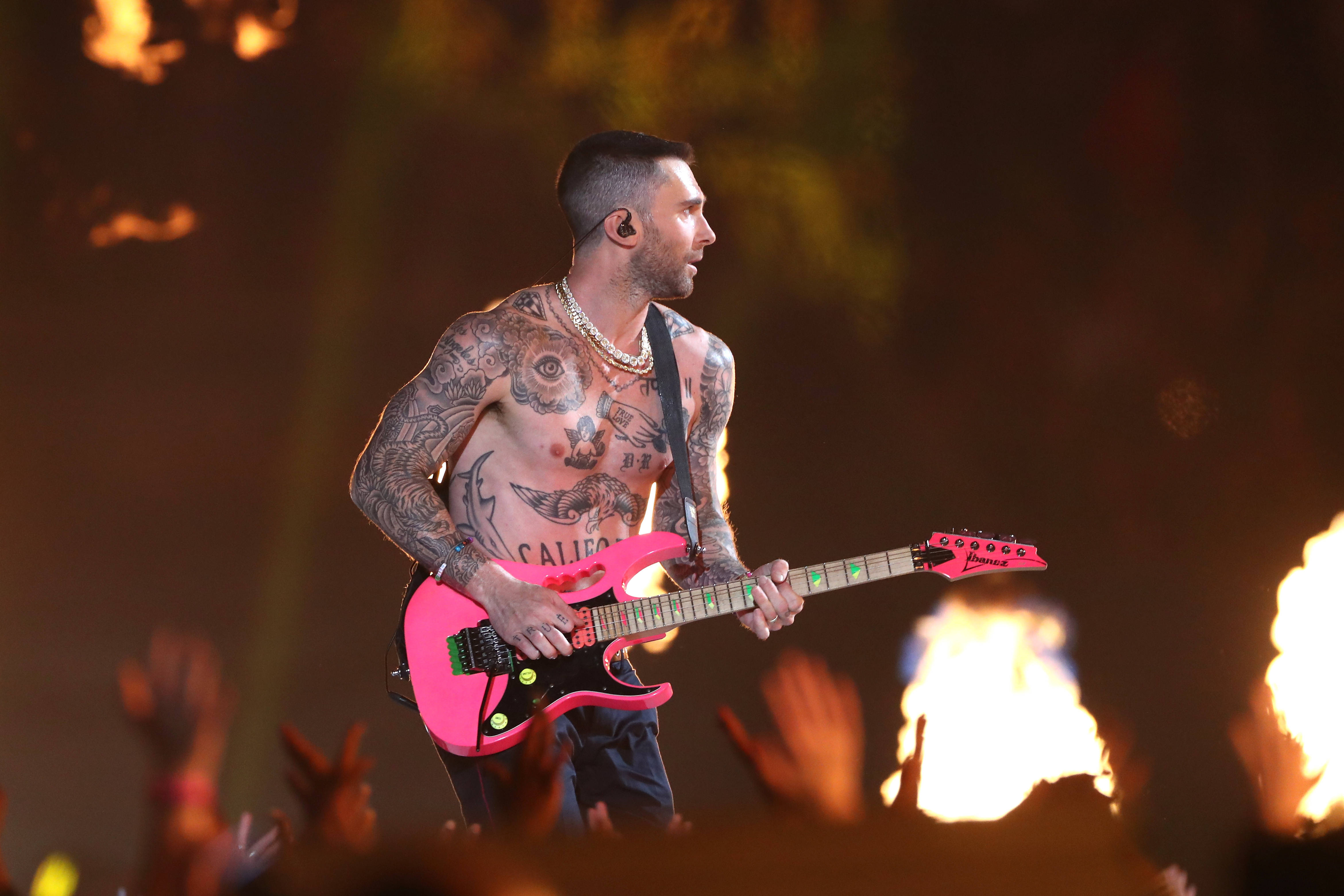 Adam Levine, pink electric guitar, flames, 4K Desktop Wallpaper