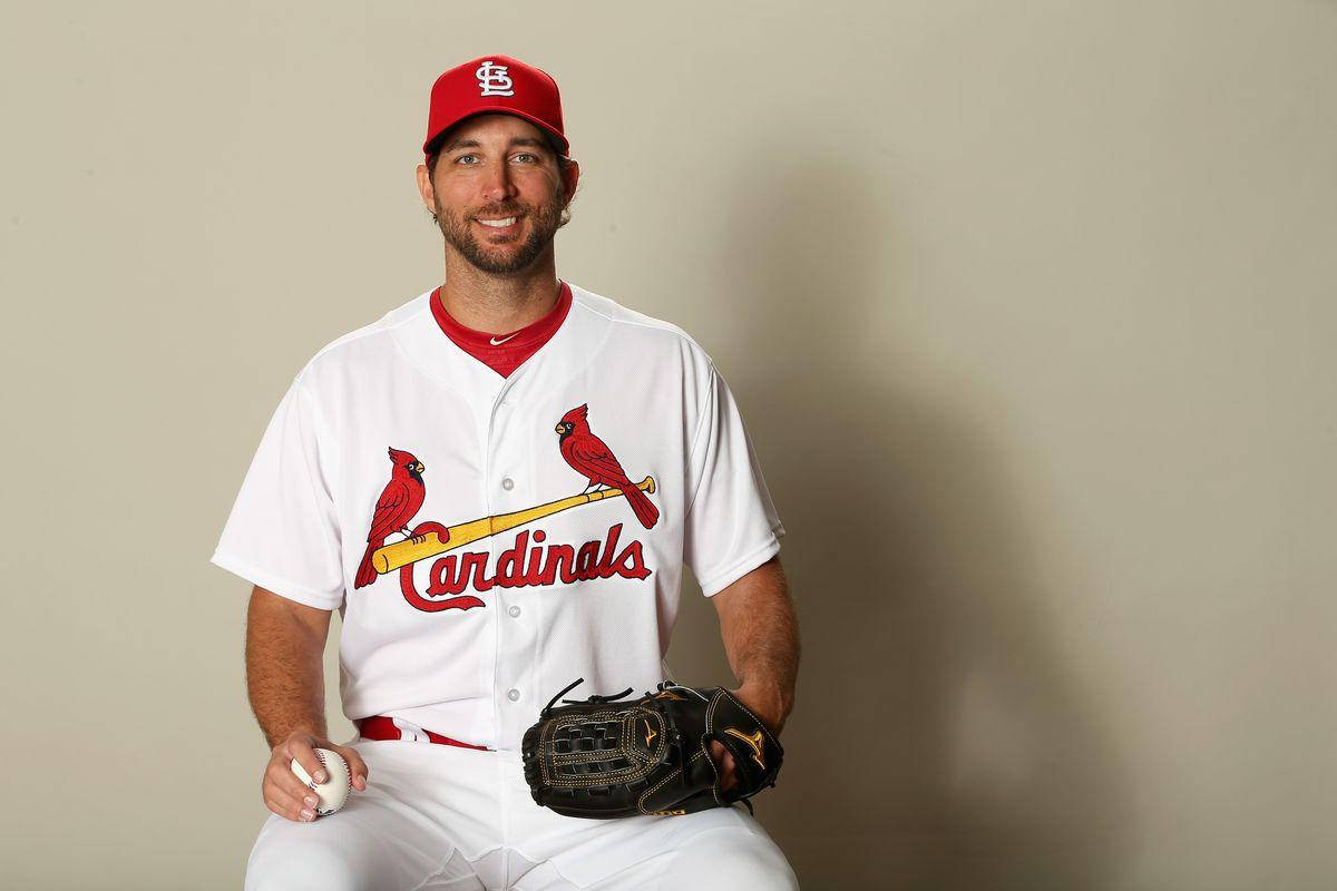 Adam Wainwright, white Cardinals uniform, glove, SD Desktop Wallpaper