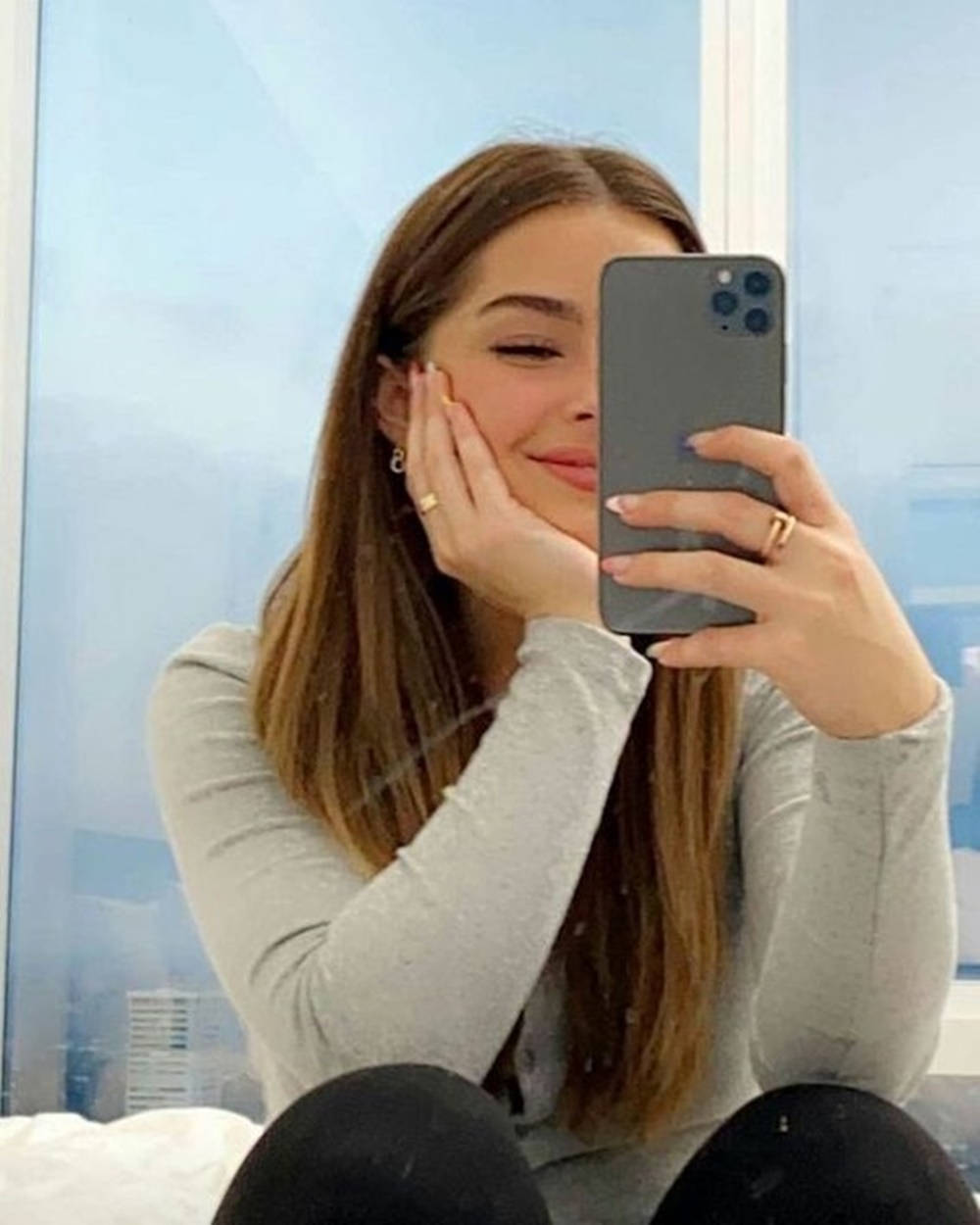 Addison Rae, PFP, mirror selfie, SD Phone Wallpaper