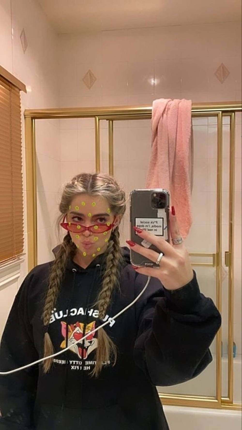 Addison Rae, mirror selfie, pink-tiled bathroom, HD Phone Wallpaper