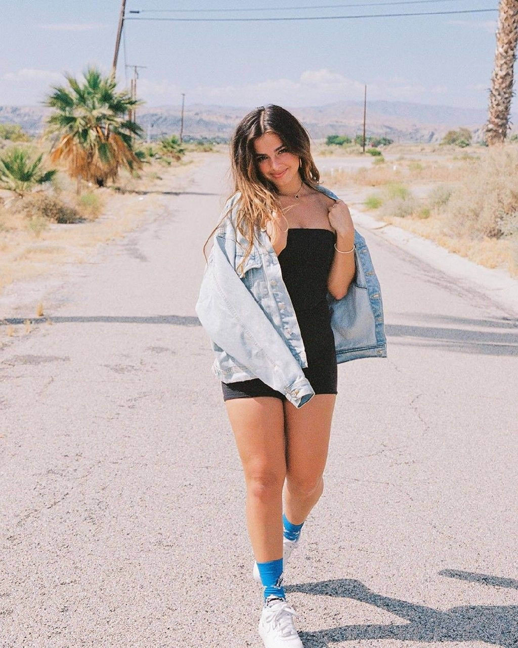 Addison Rae, desert, palm trees, 2K Phone Wallpaper