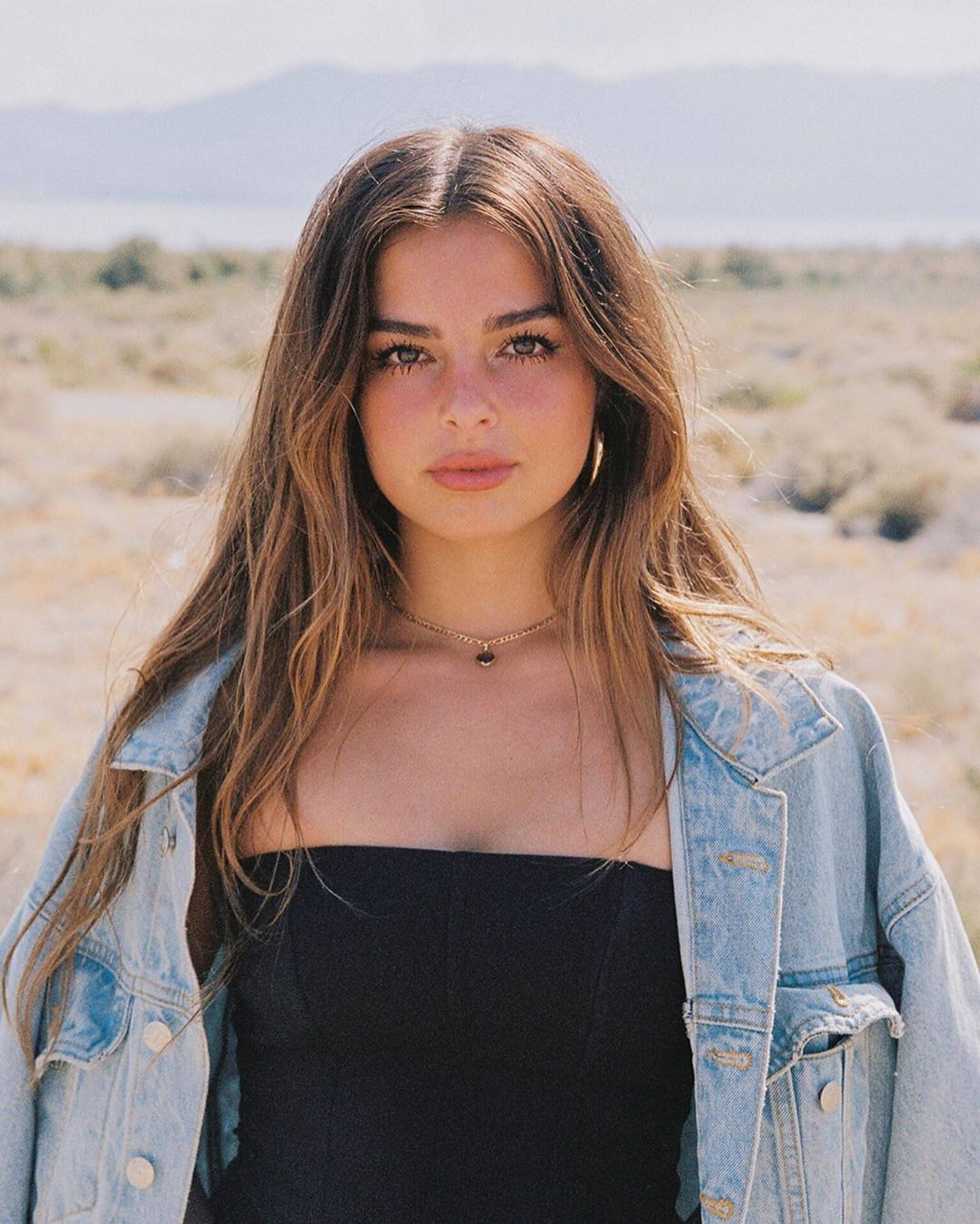Addison Rae, denim jacket, black top, 2K Phone Wallpaper