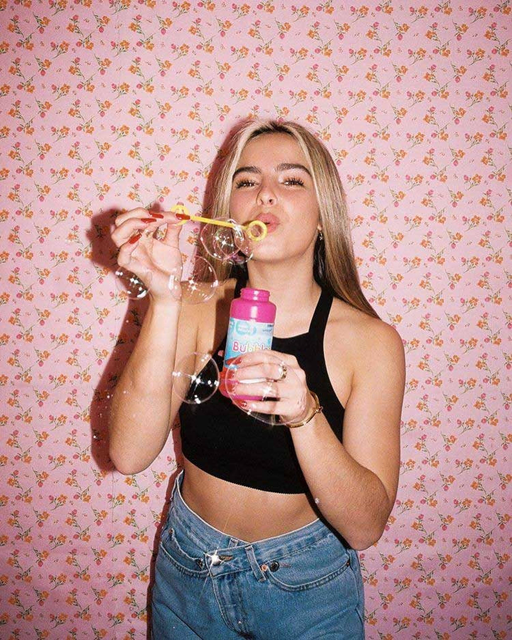 Addison Rae, bubbles, pink floral wallpaper, Full HD Phone Wallpaper