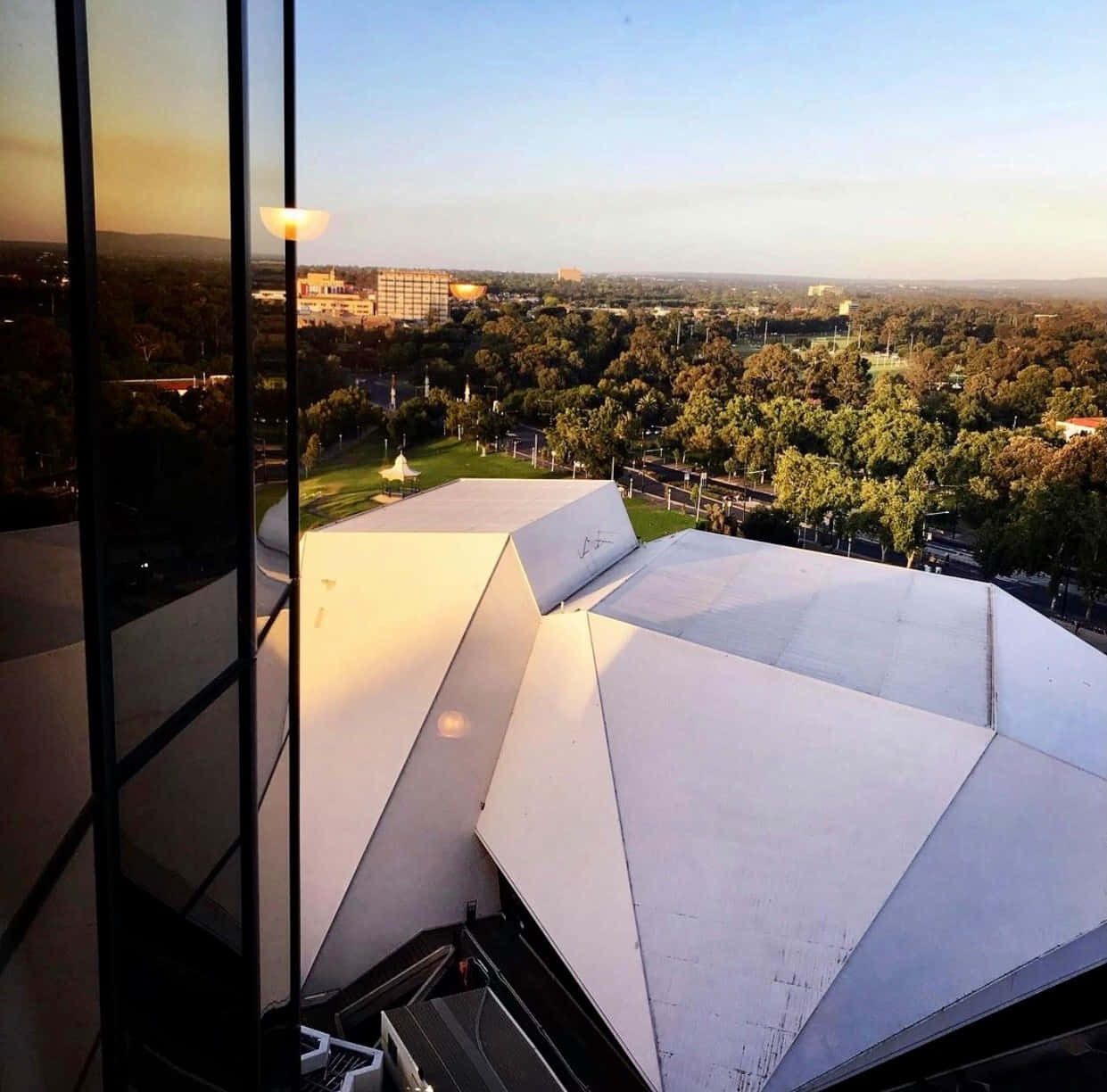 Adelaide Festival Centre, golden sunset light, modern geometric white building roof, SD Desktop Wallpaper