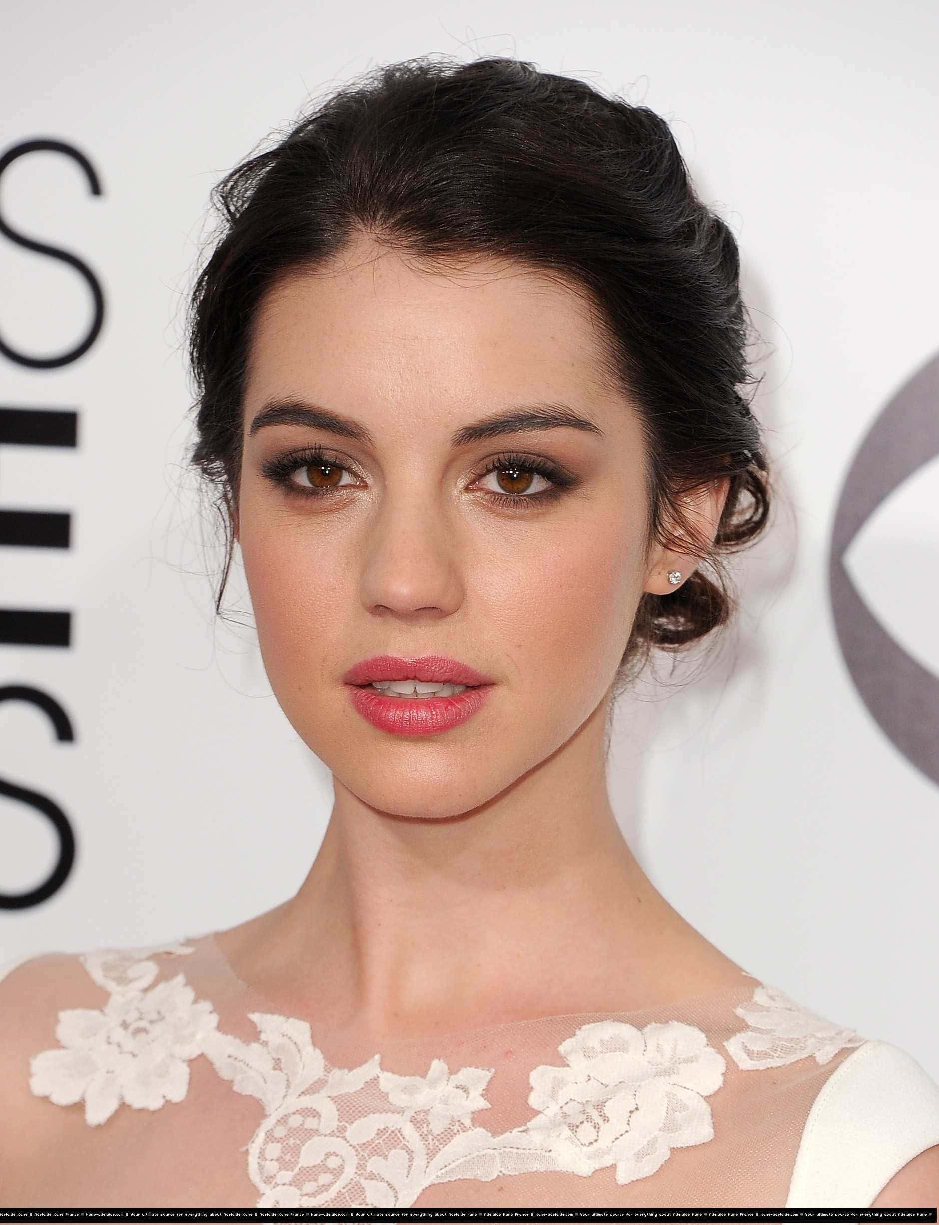 Adelaide Kane, dark hair, elegant updo, Full HD Phone Wallpaper