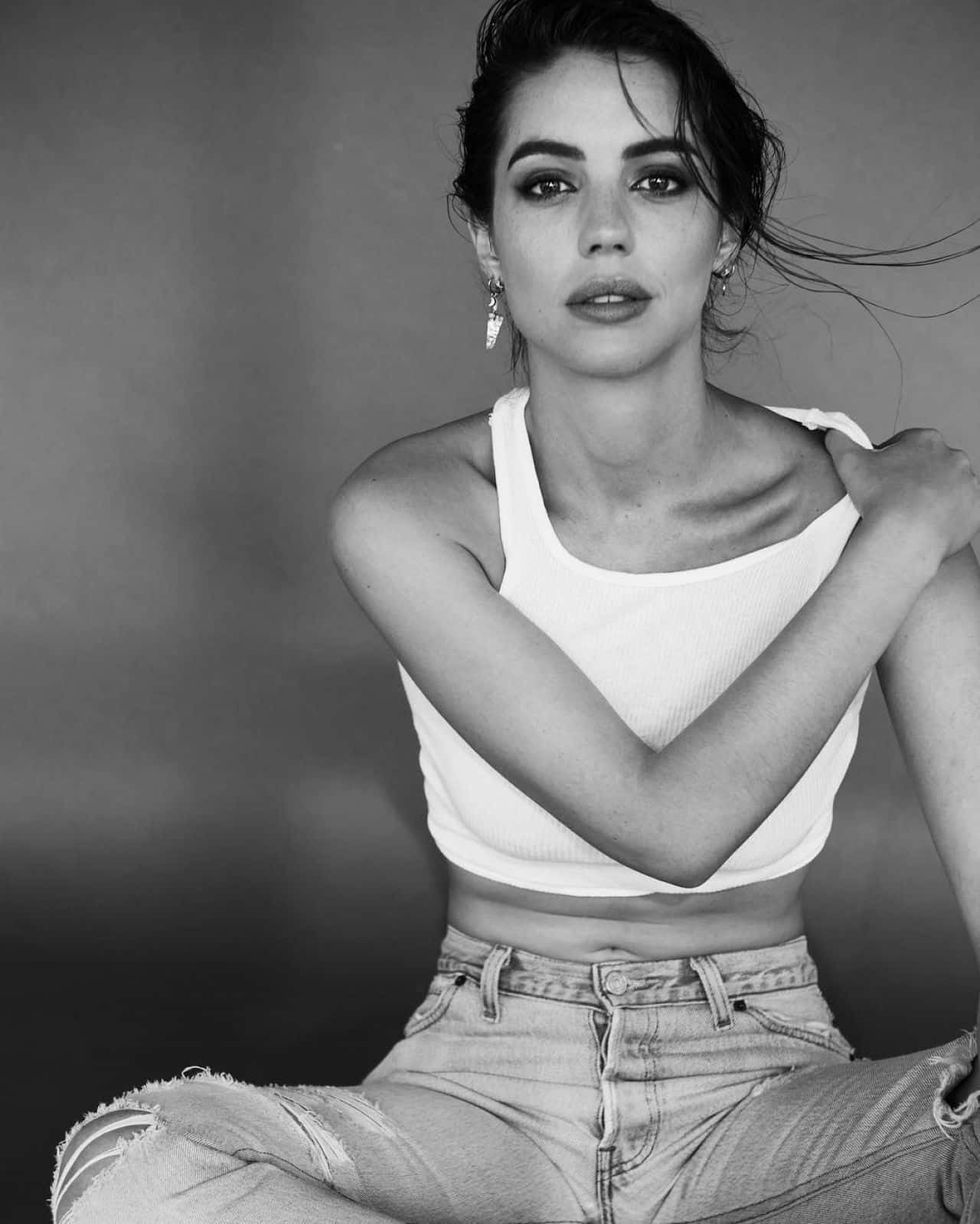 Adelaide Kane, black and white, white crop top, HD Phone Wallpaper