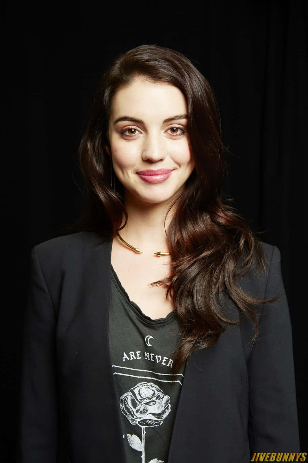 Adelaide Kane, black blazer, graphic tee, HD Phone Wallpaper