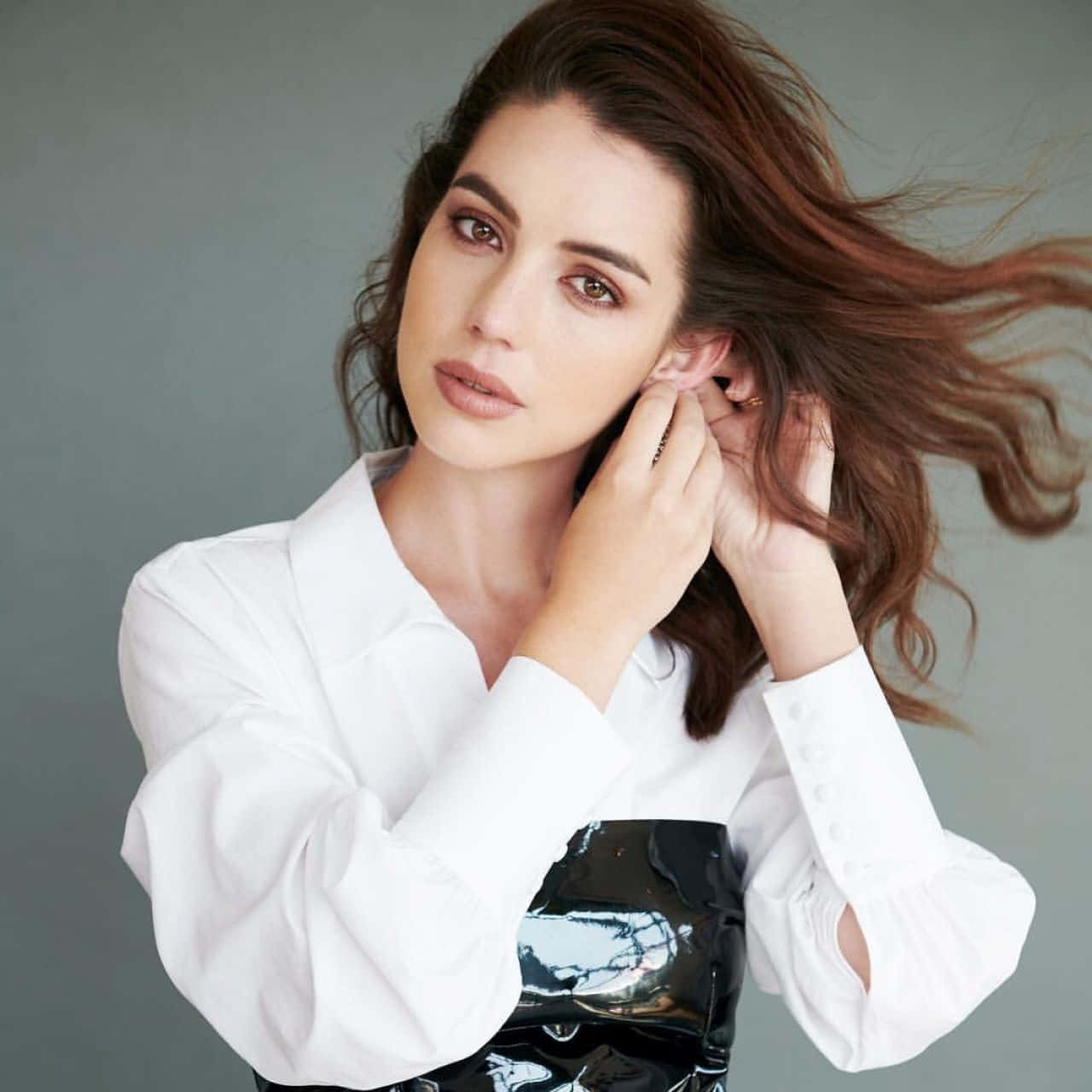 Adelaide Kane, flowing brown hair, white blouse, HD Desktop Wallpaper