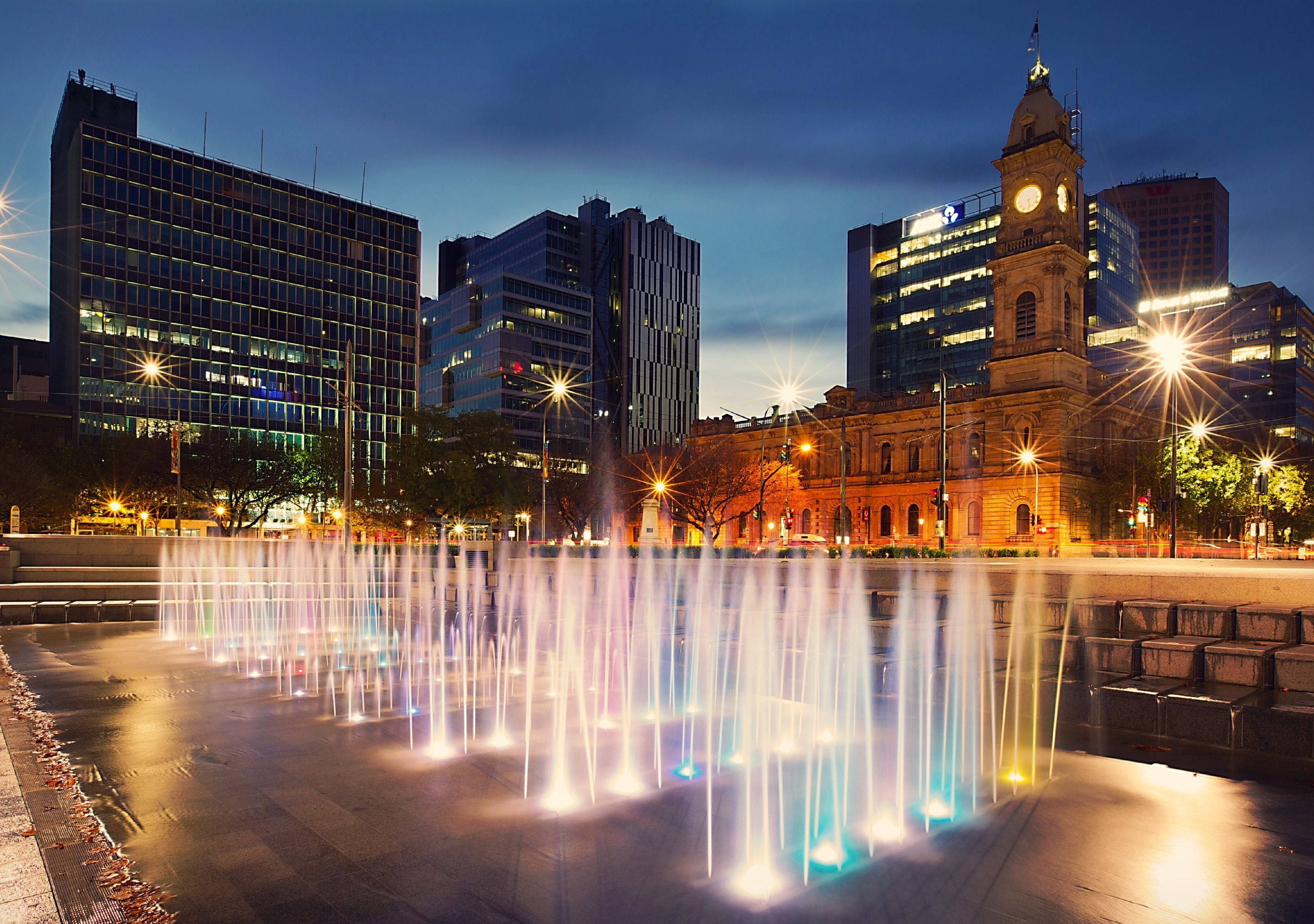 Adelaide Victoria Square, fountain, dusk, 2K Desktop Wallpaper