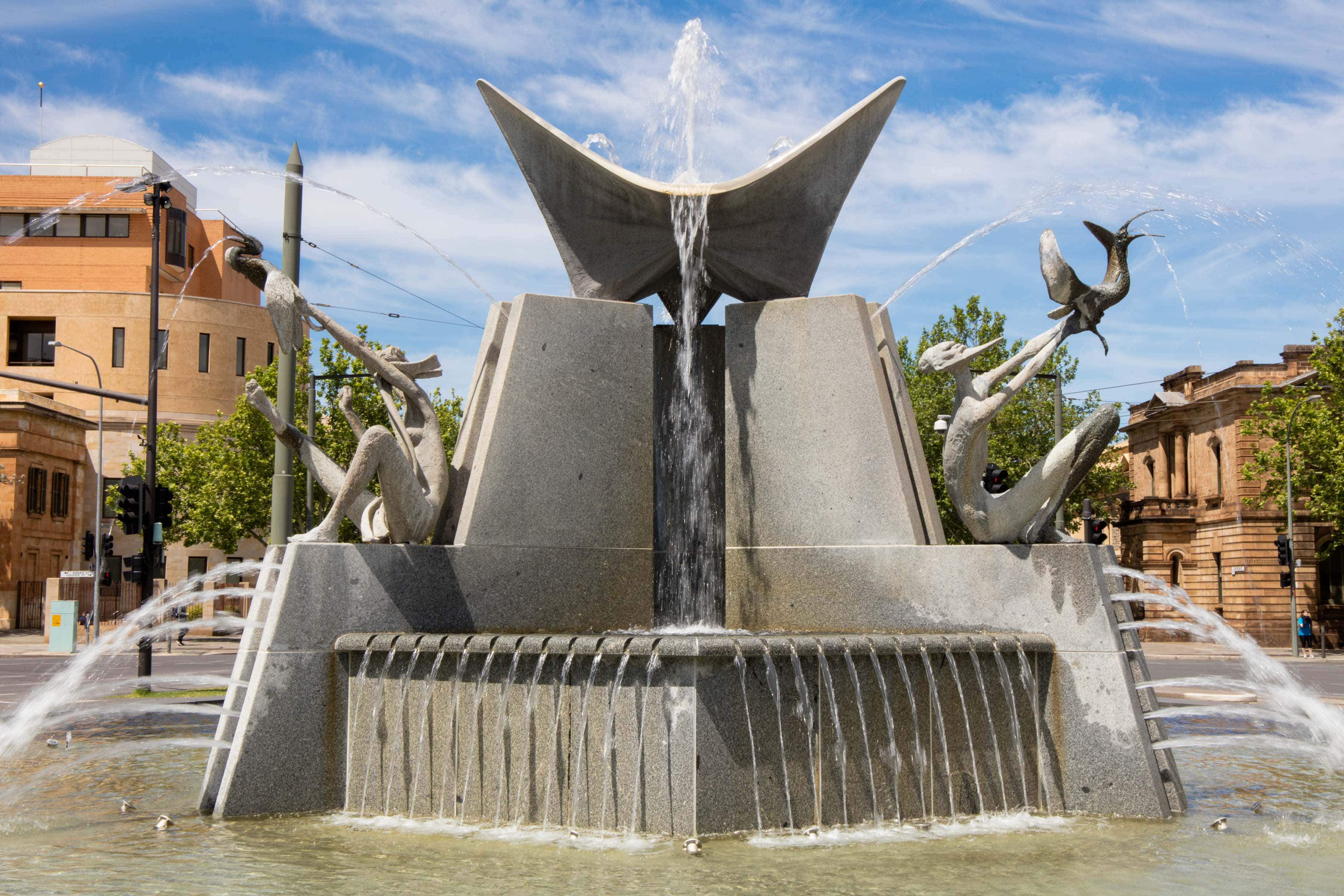 Adelaide Victoria Square, fountain, sculpted fish, 2K Desktop Wallpaper