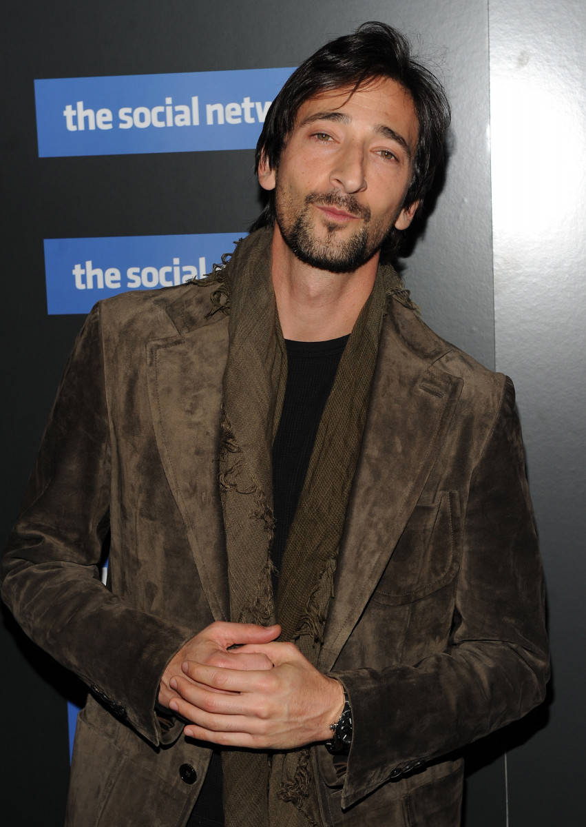 Adrien Brody, brown suede jacket, scarf, SD Phone Wallpaper
