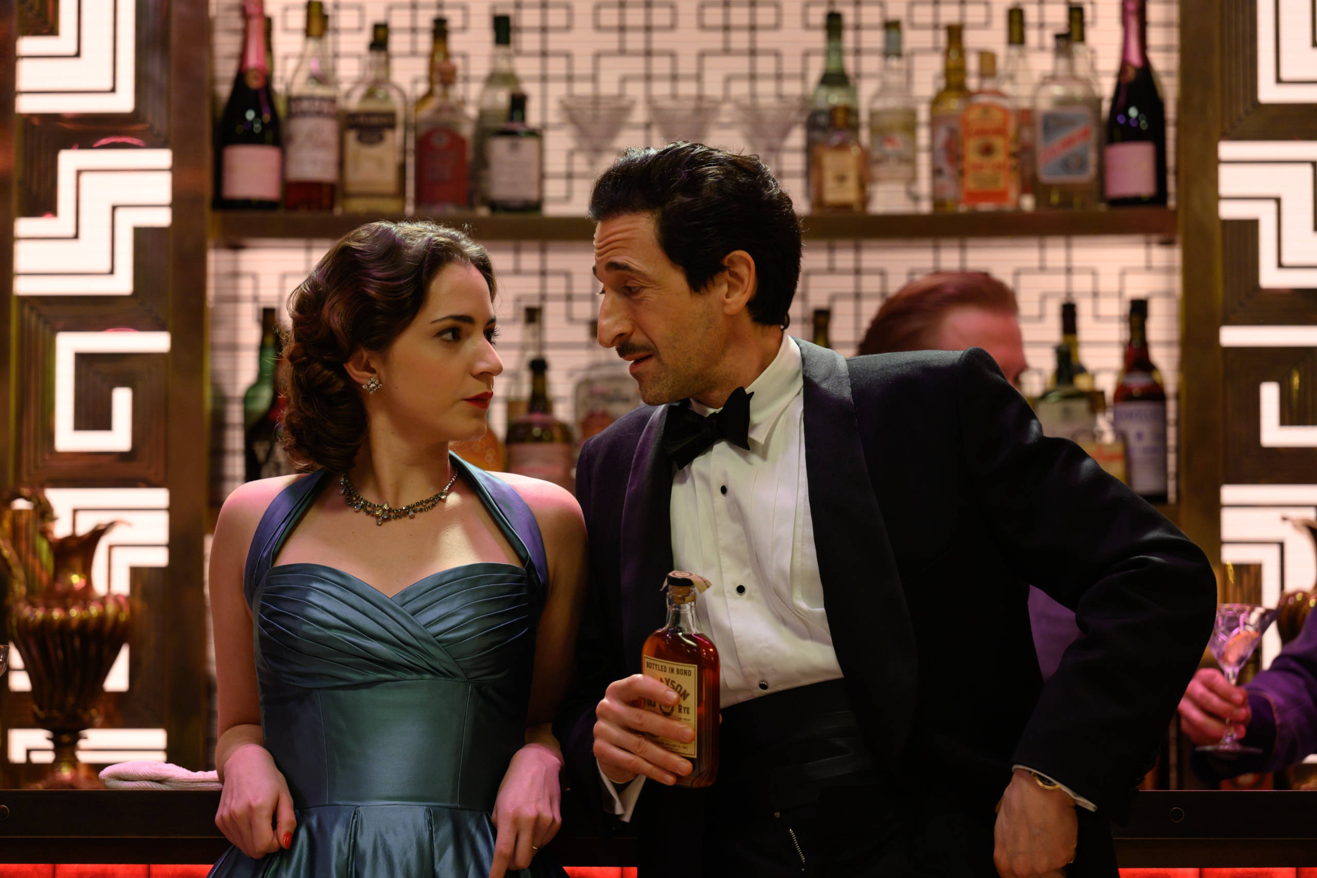 Adrien Brody, tuxedo, teal dress, 2K Desktop Wallpaper