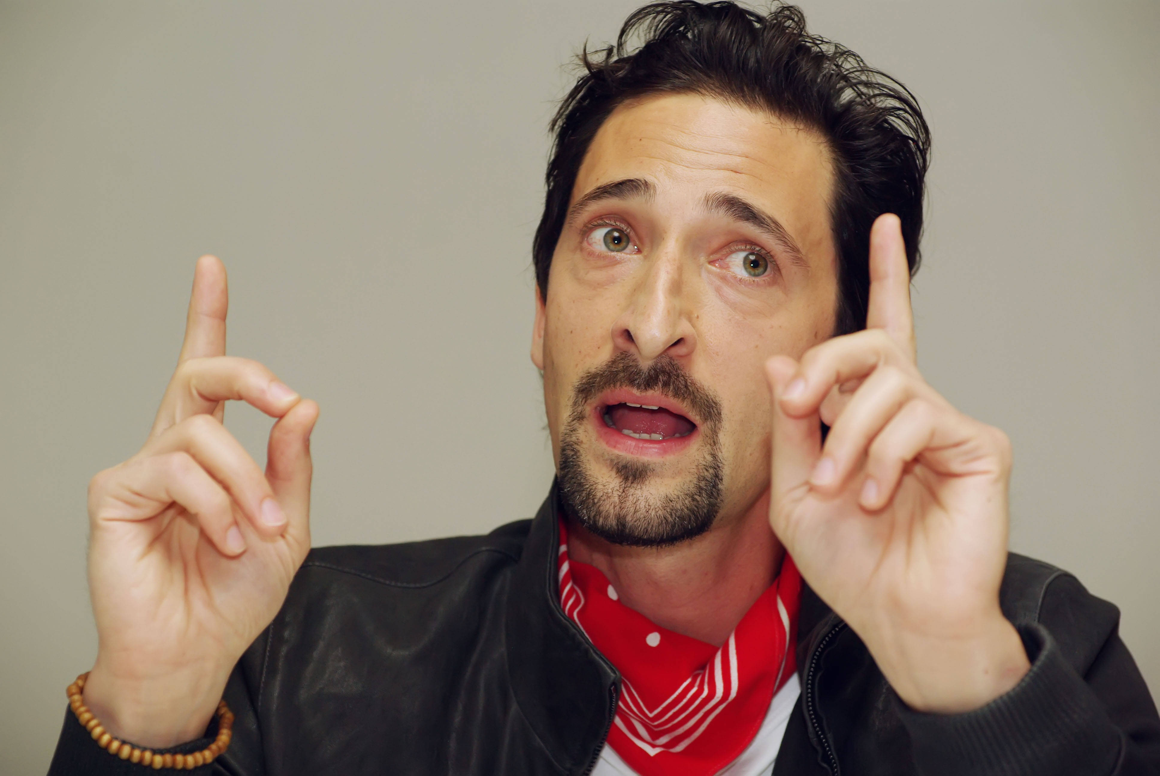 Adrien Brody, black jacket, red bandana, 4K Desktop Wallpaper