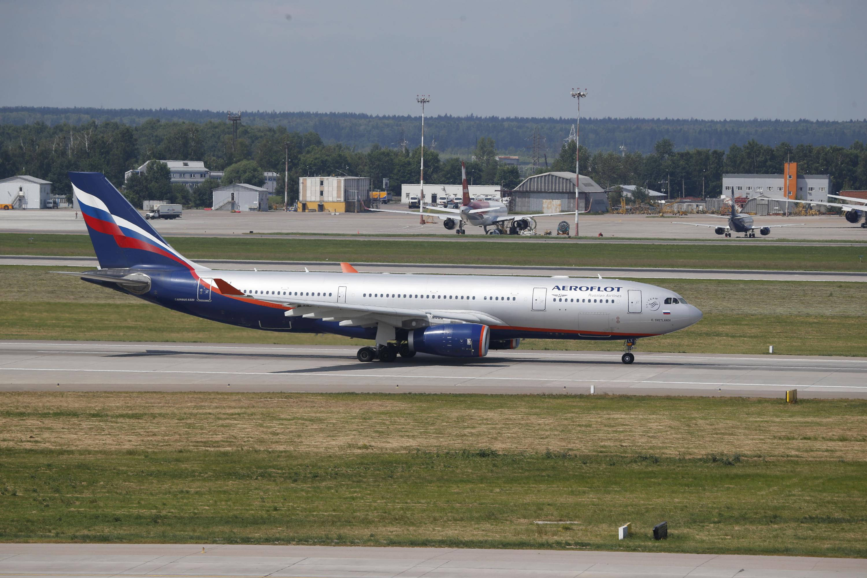 Aeroflot, airplane, runway, 2K Desktop Wallpaper