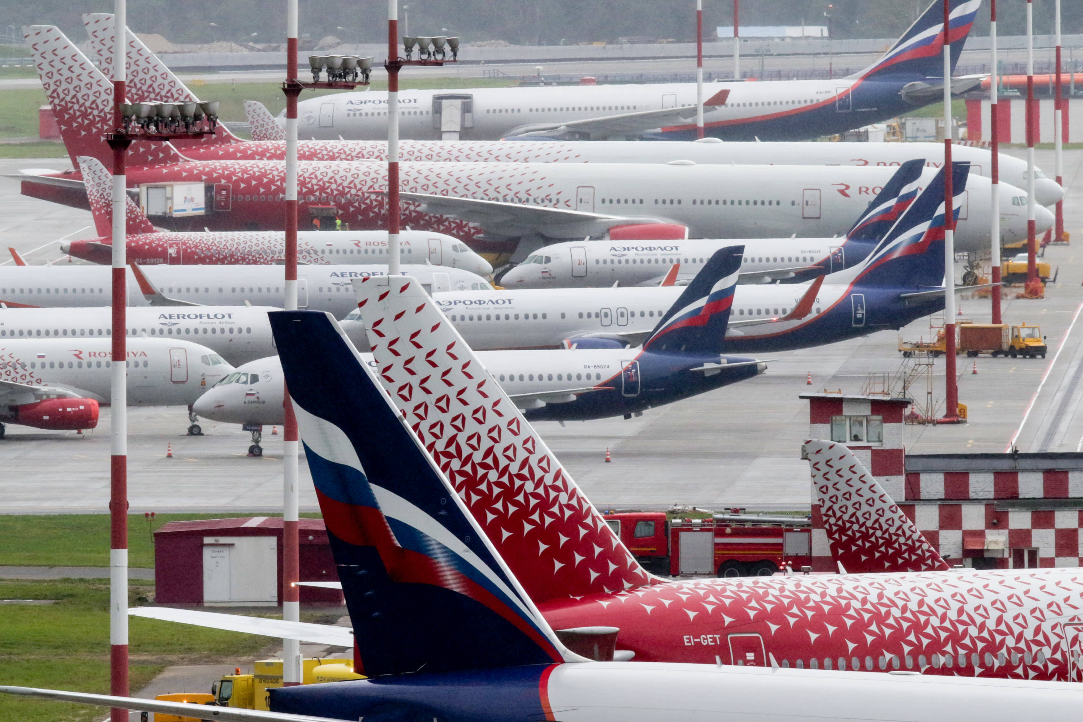 Aeroflot, red white and blue tails, airport tarmac, 2K Desktop Wallpaper