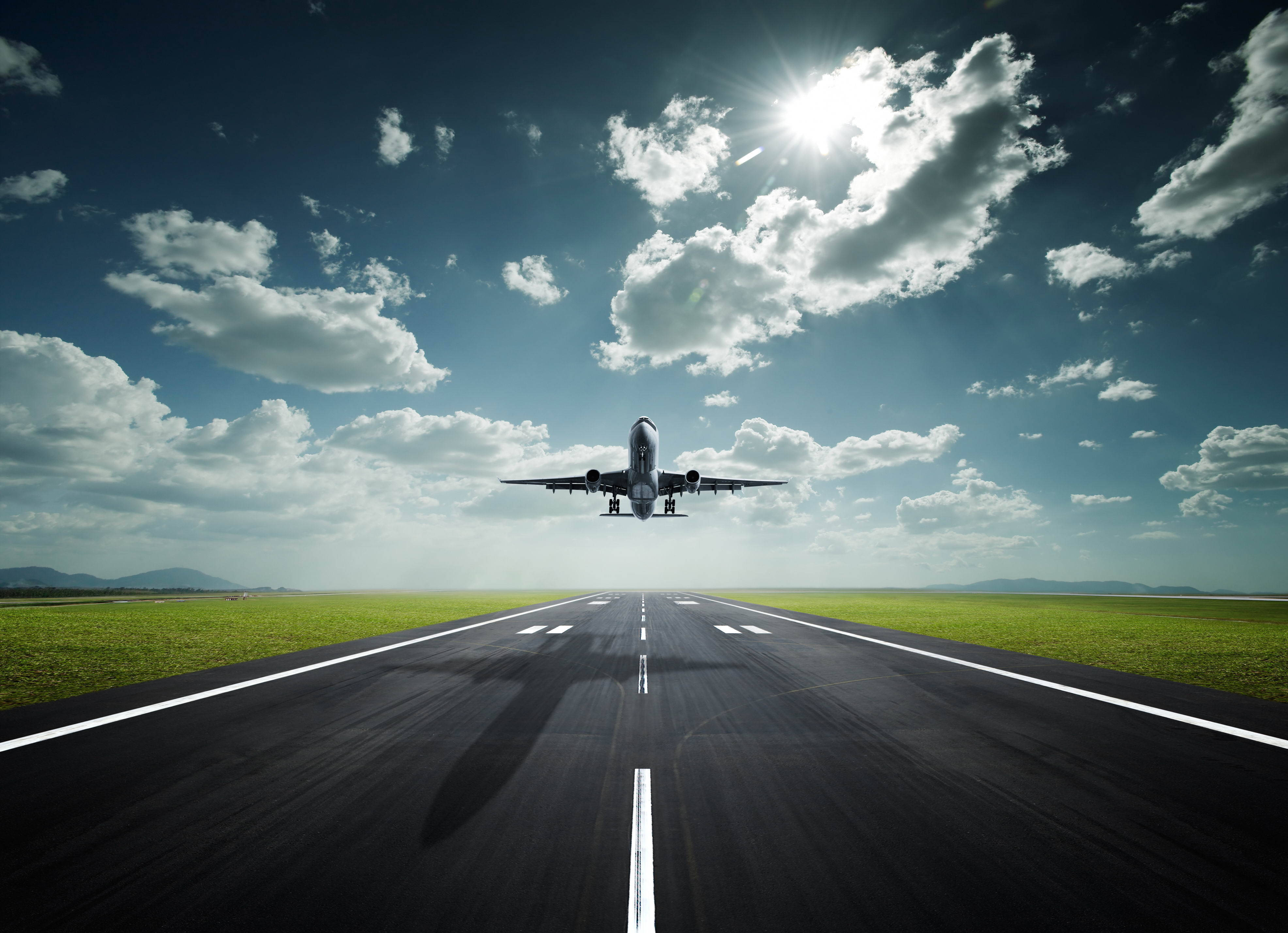 Aeroplane, Sunlight, Cloudy, 4K Desktop Wallpaper