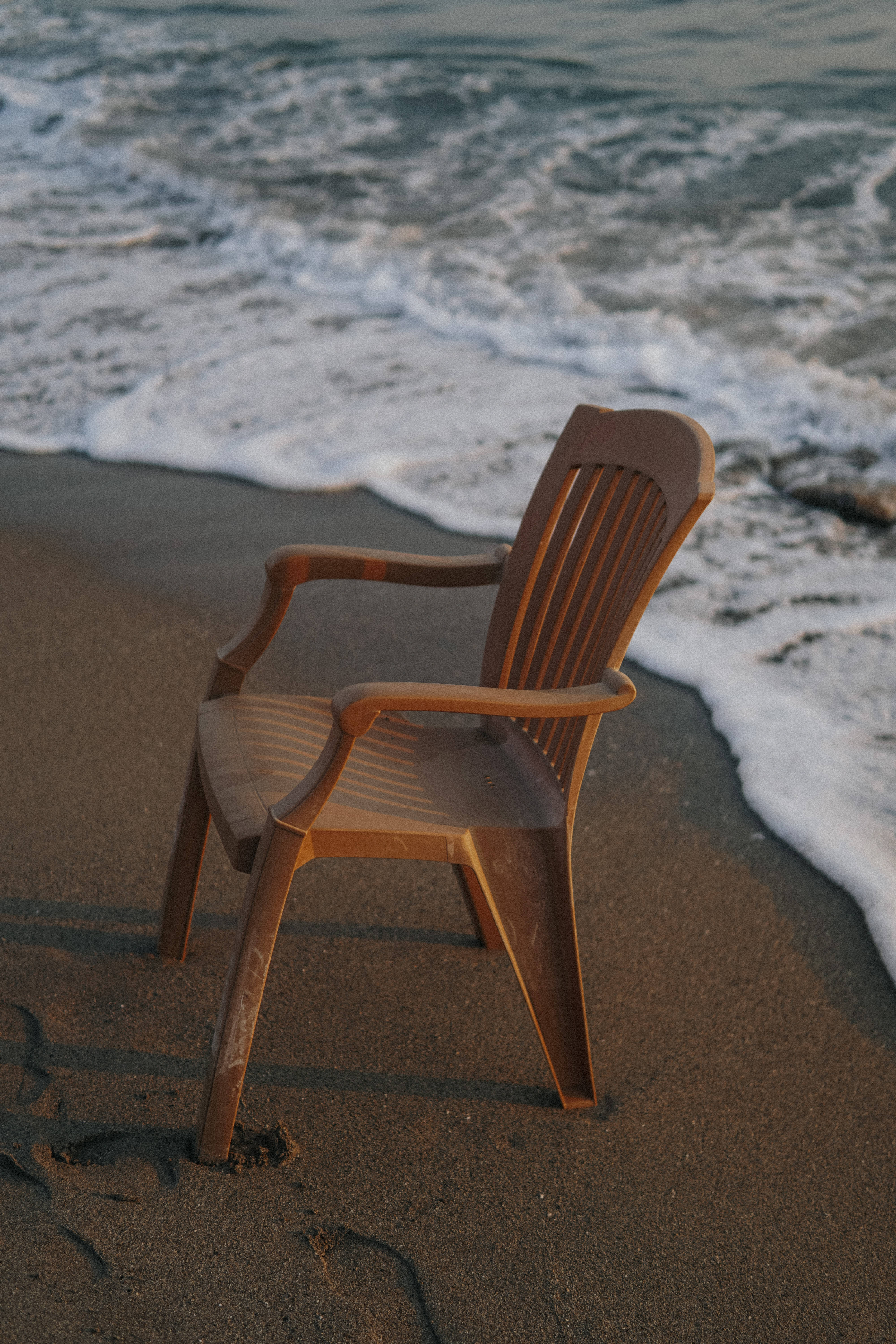 Aesthetic Beach, lounge chair, wooden beach chair, 5K Phone Wallpaper