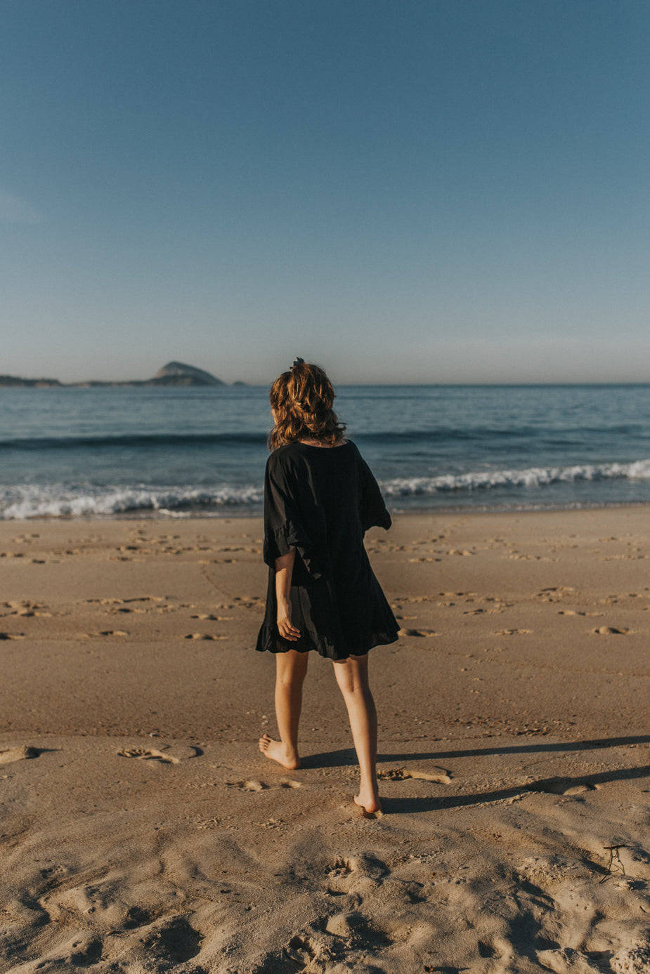 aesthetic beach, black dress, sandy beach, HD Phone Wallpaper