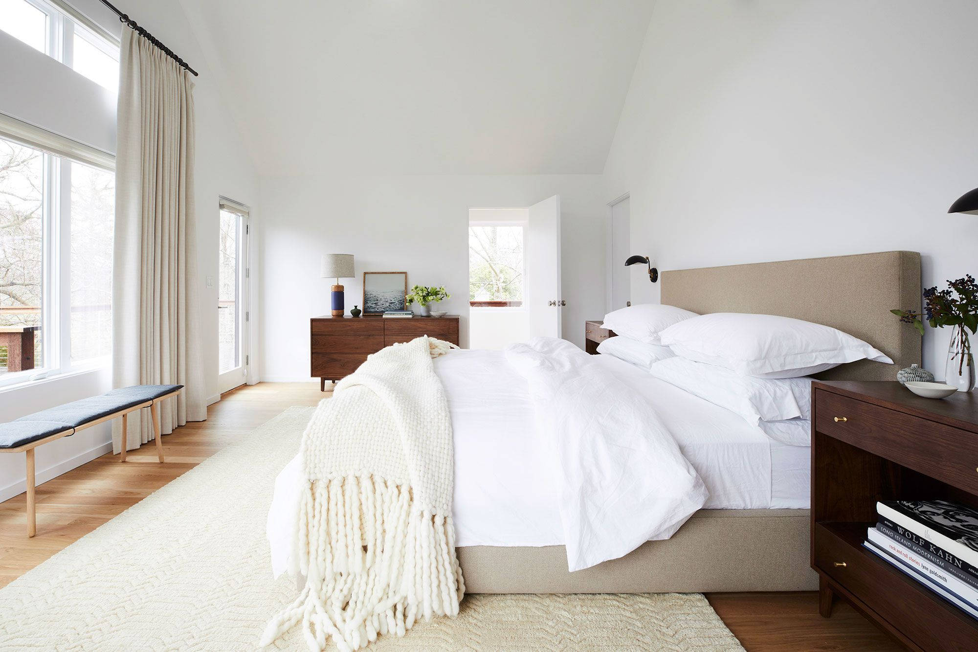 aesthetic home white bedroom, white linens, cream fringe blanket, Full HD Desktop Wallpaper