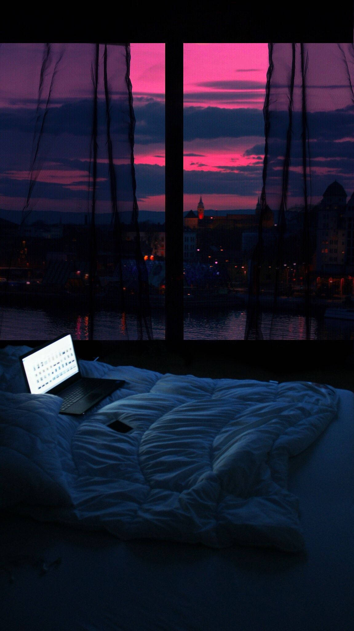 laptop, rumpled bed, vibrant pink and purple sunset, Full HD Phone Wallpaper
