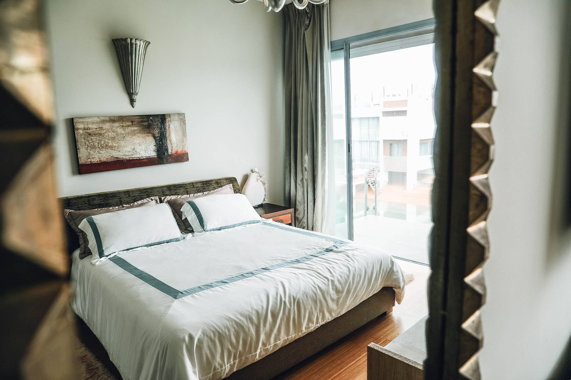 bedroom mirror shot, Elegant Bedroom, stylish mirror, Full HD Desktop Wallpaper