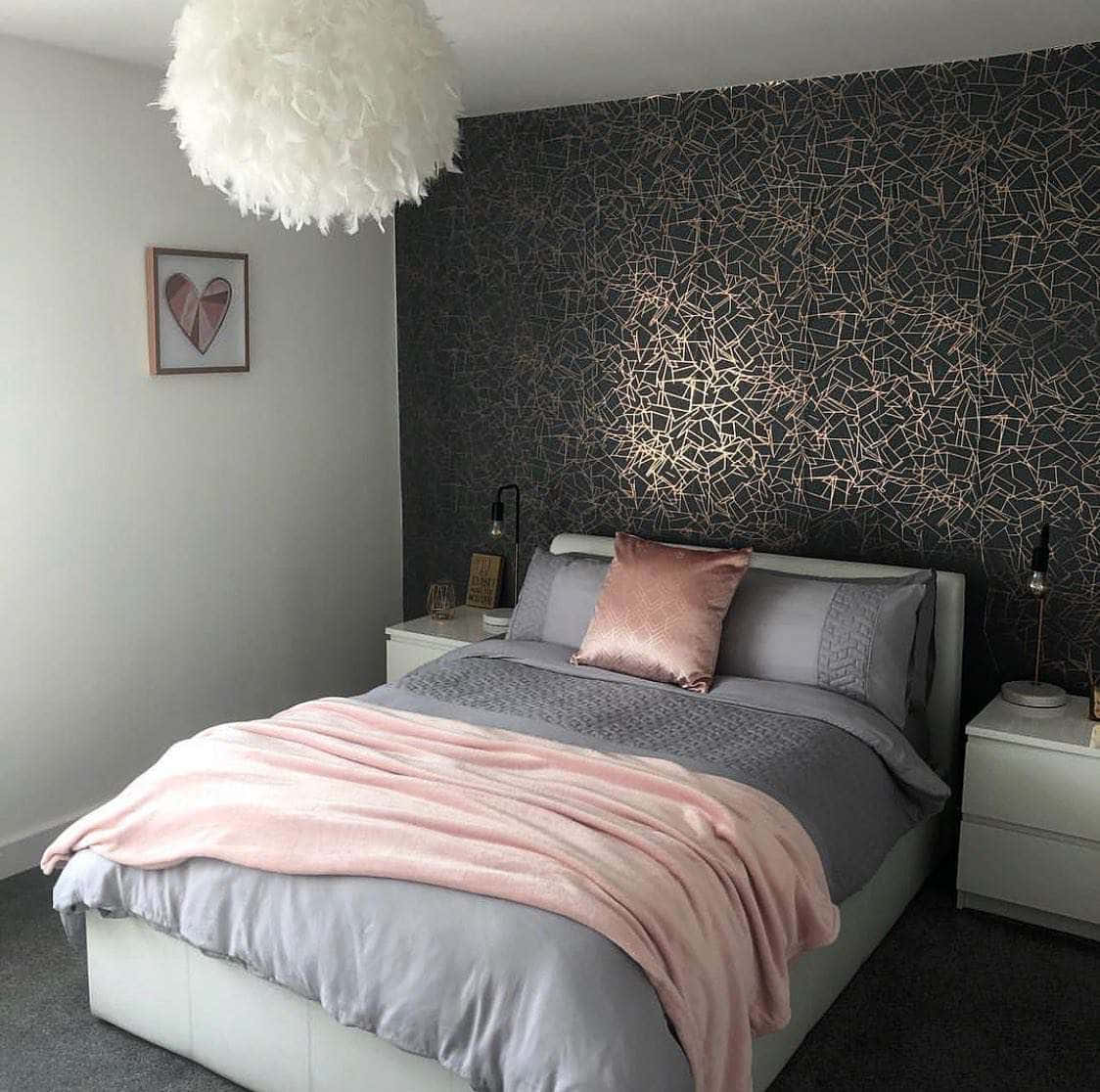 gray bed, black and silver wall, pink blanket, SD Desktop Wallpaper