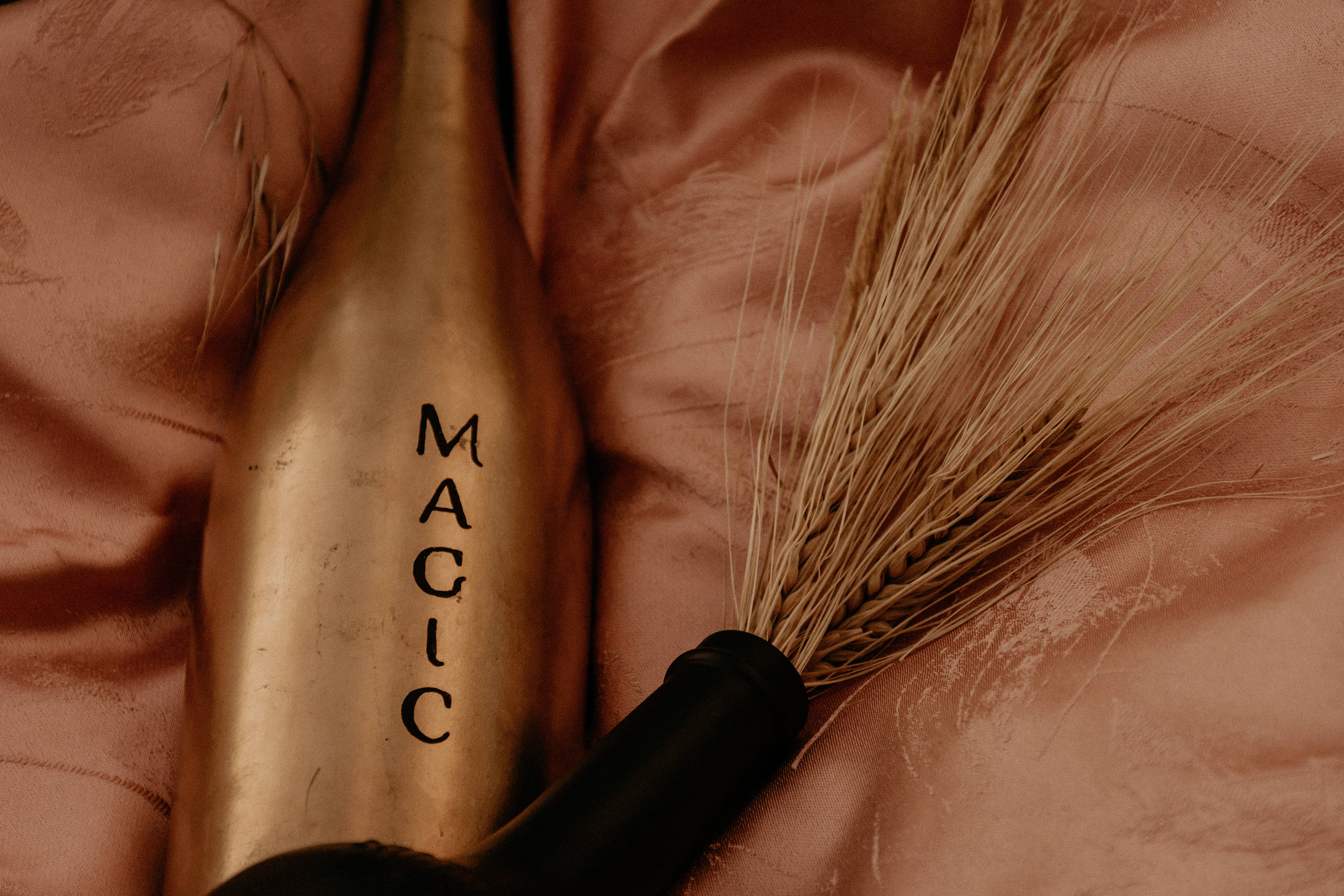 golden bottle, magic, wheat stalk, 2K Desktop Wallpaper