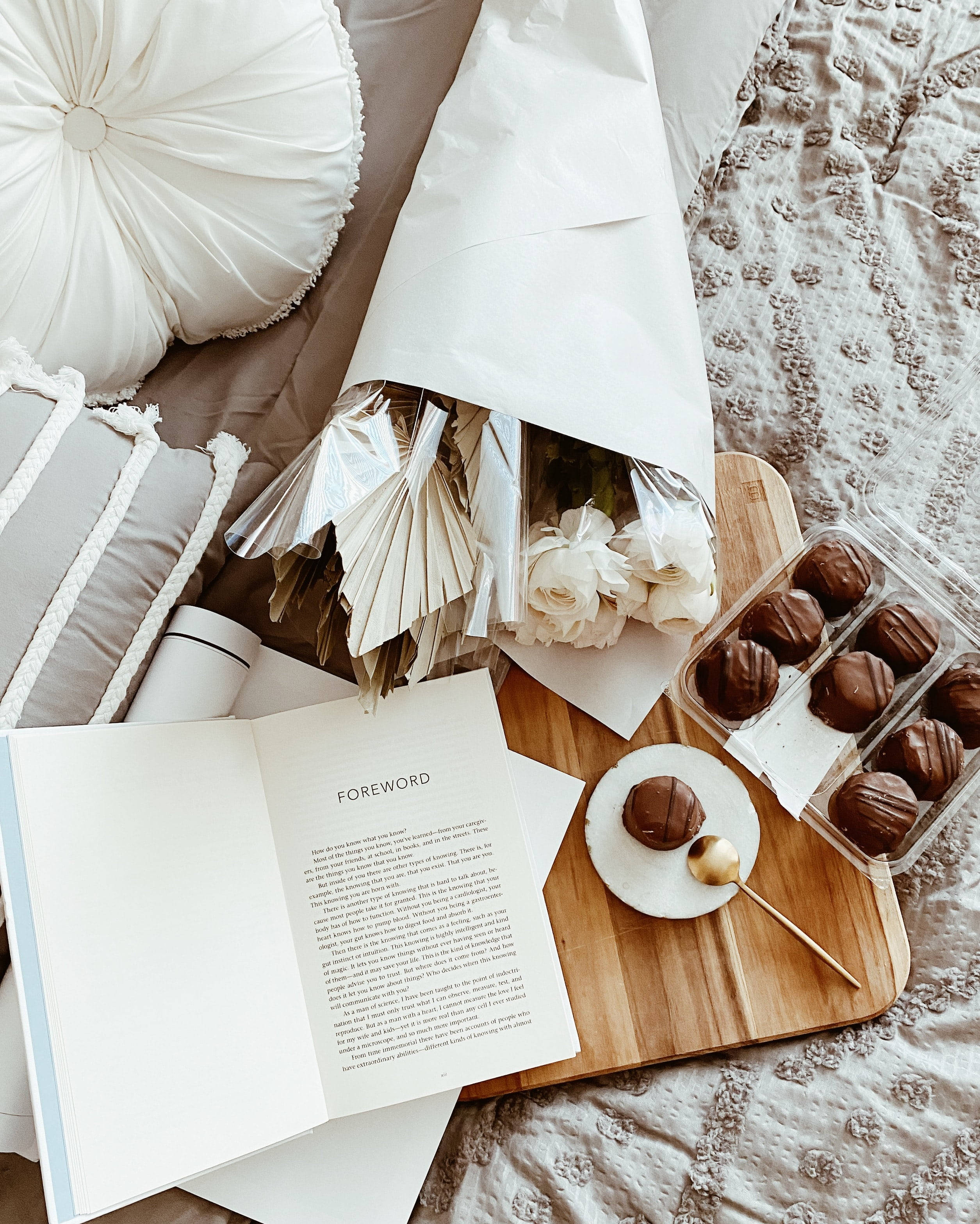 flatlay, aesthetic book desktop, bed setup, 2K Phone Wallpaper