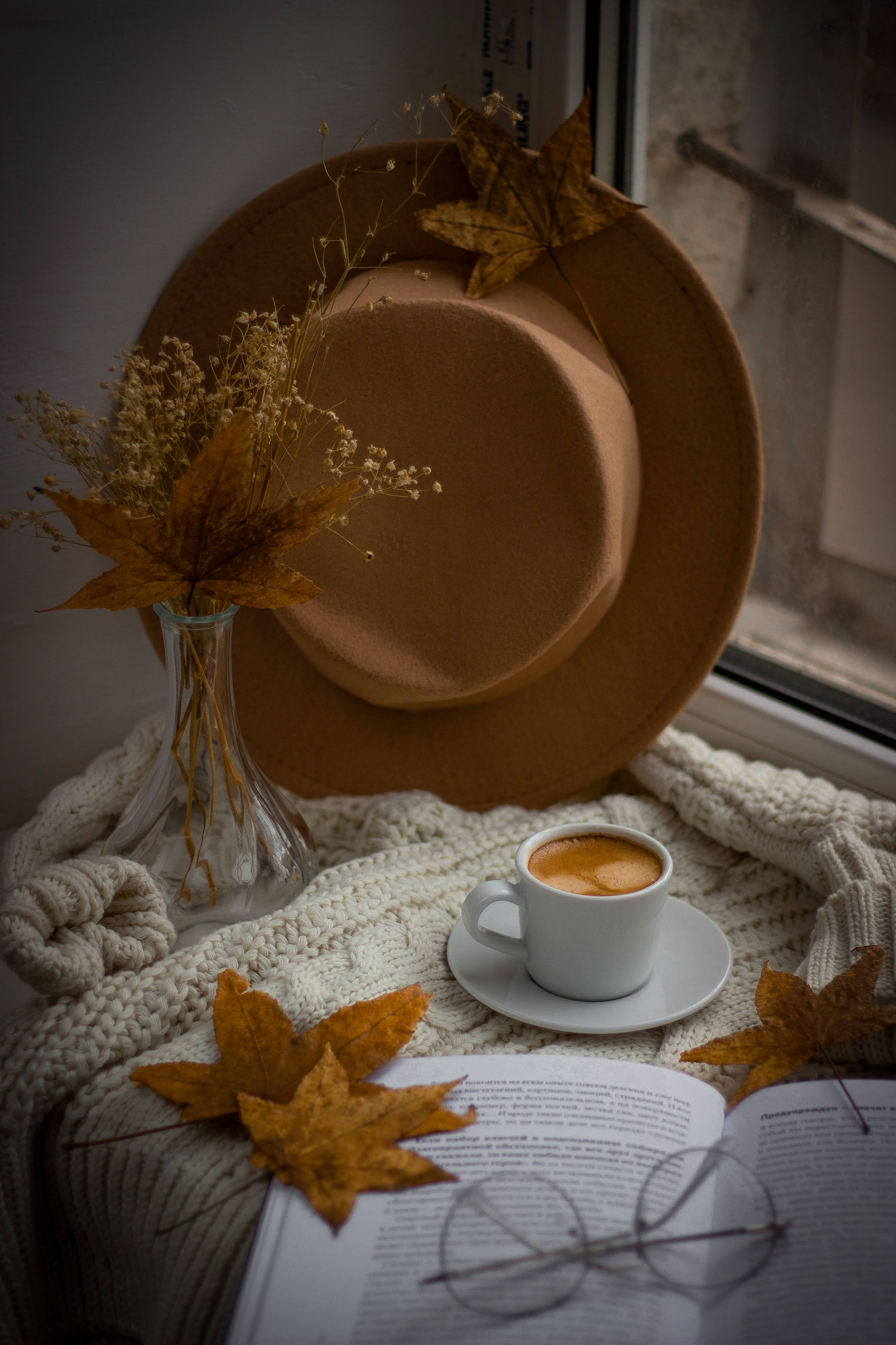Aesthetic Brown, tan hat, dried leaves, 5K Phone Wallpaper