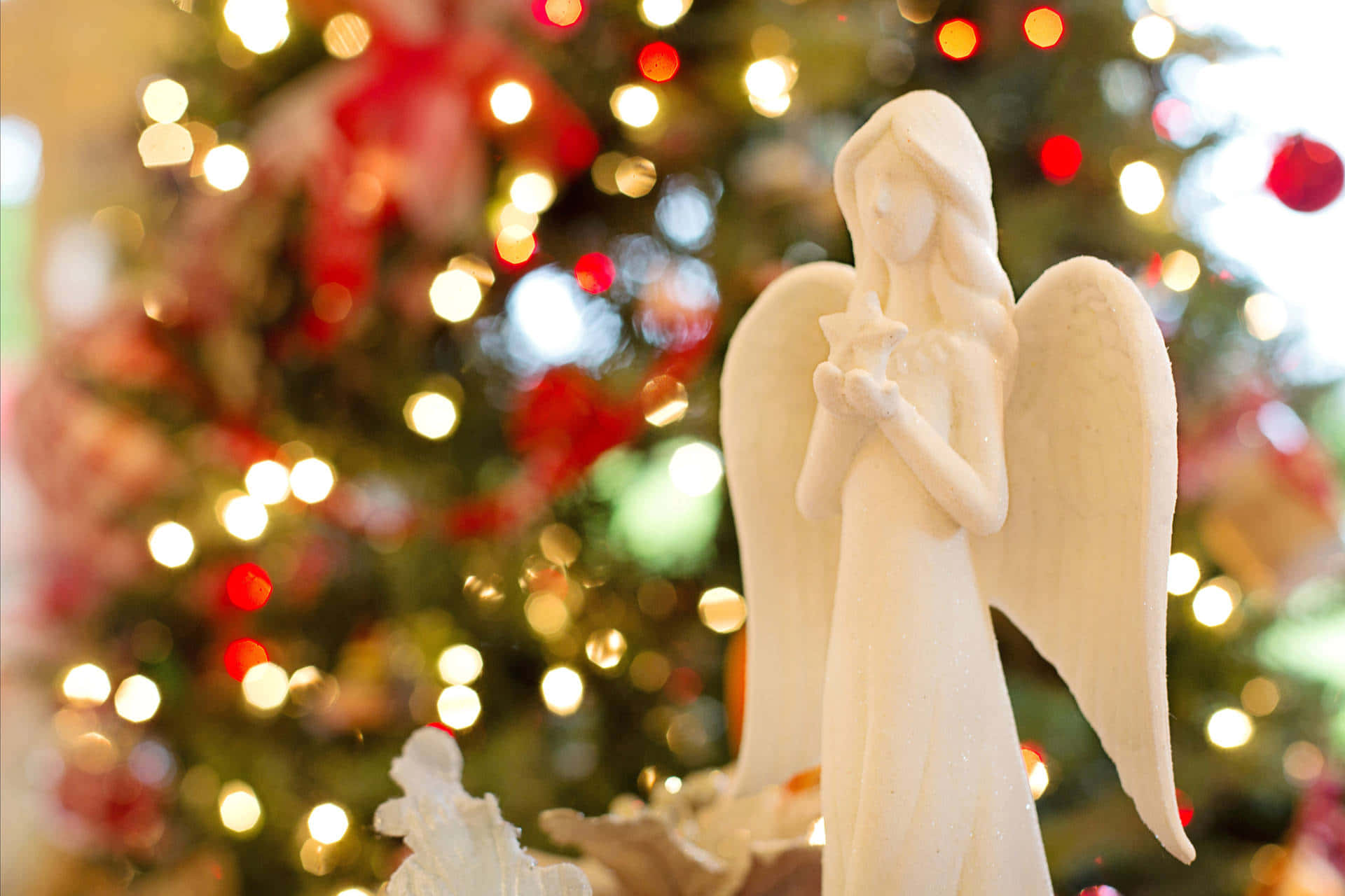 white angel figurine, star, bokeh Christmas tree, Full HD Desktop Wallpaper