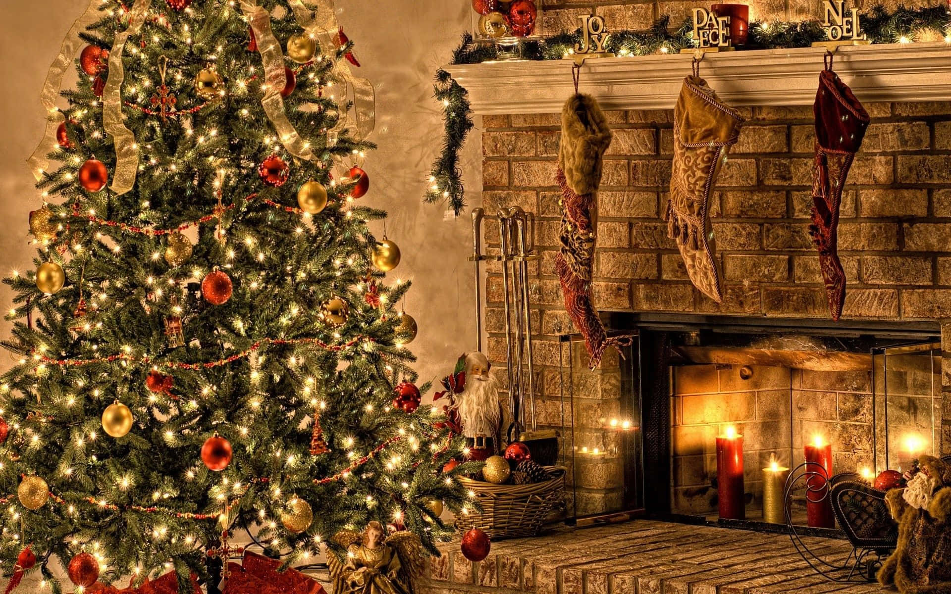 Christmas tree, red gold ornaments, twinkling lights, Full HD Desktop Wallpaper
