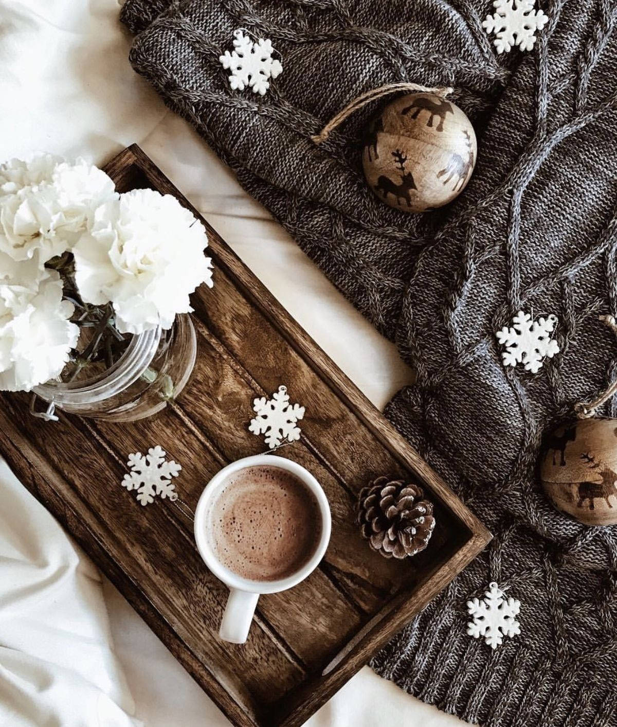 hot chocolate, wooden tray, knitted scarf, HD Phone Wallpaper