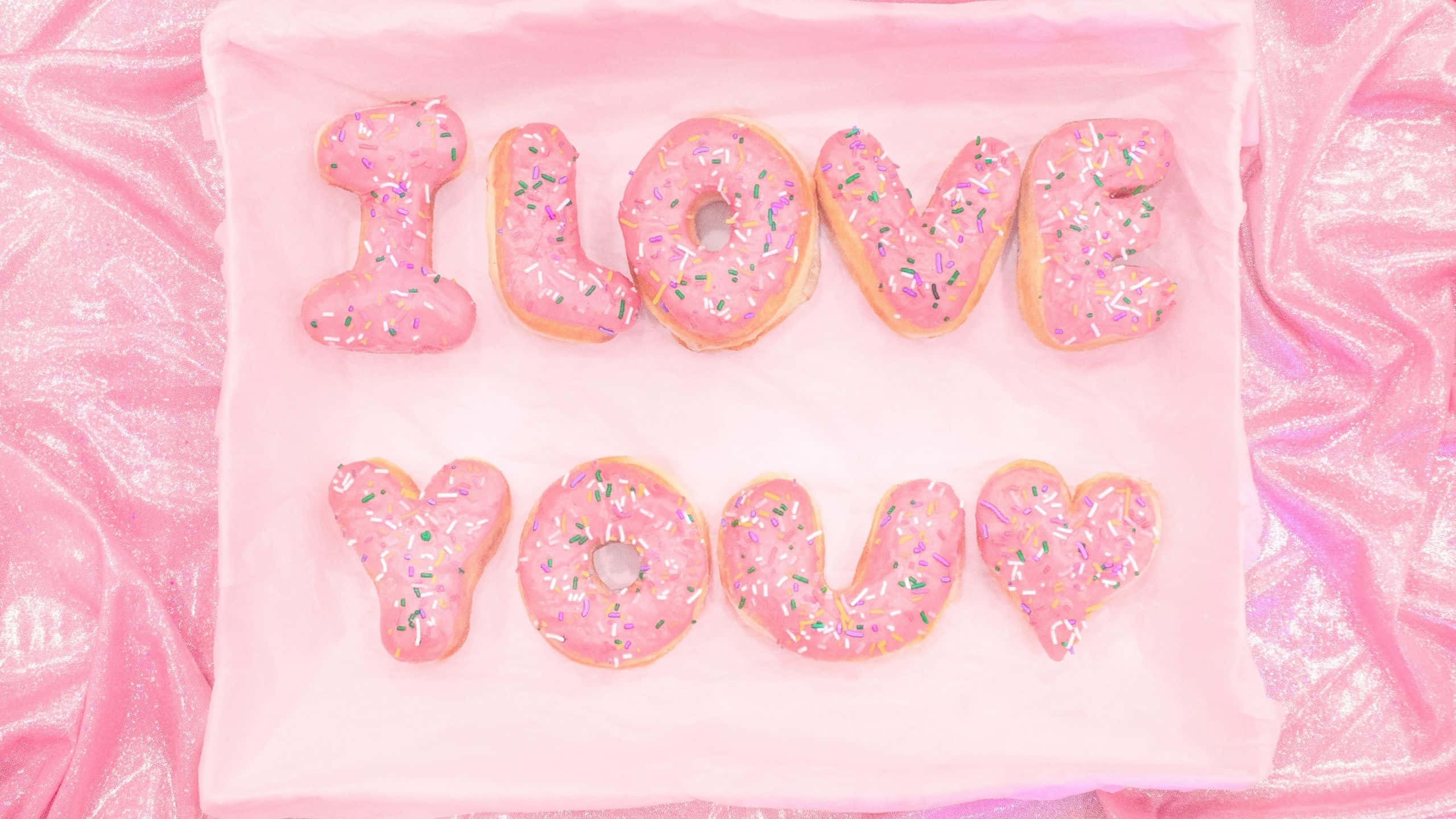 I LOVE YOU, pink frosted donuts, letters and hearts, 2K Desktop Wallpaper