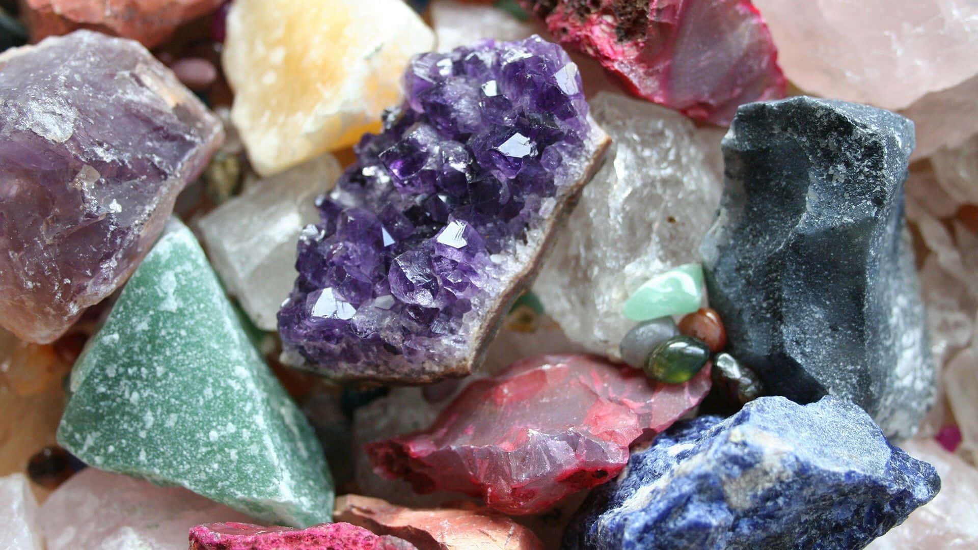 Aesthetic Crystal, purple amethyst, green aventurine, Full HD Desktop Wallpaper