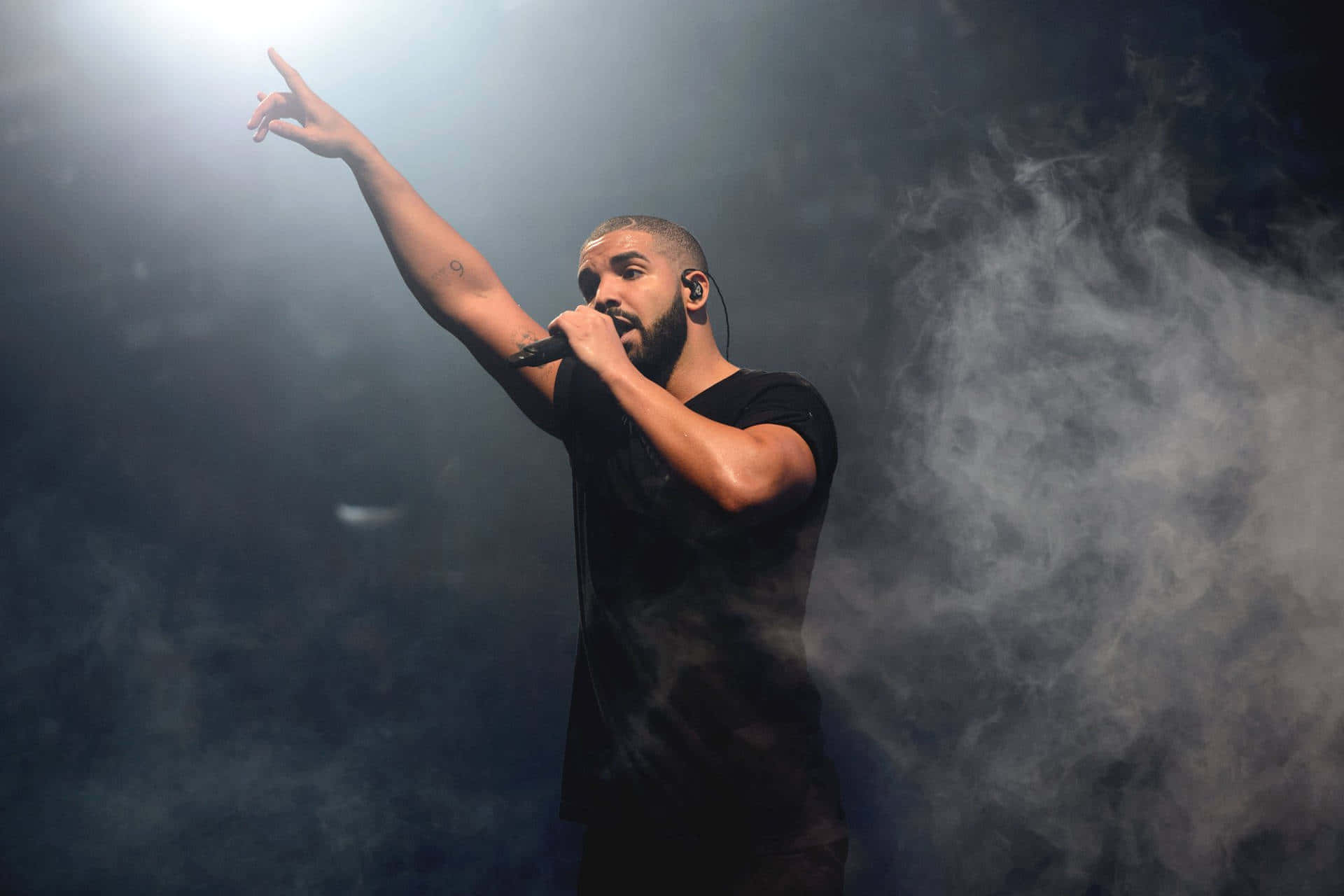 Drake, stage, spotlight, Full HD Desktop Wallpaper