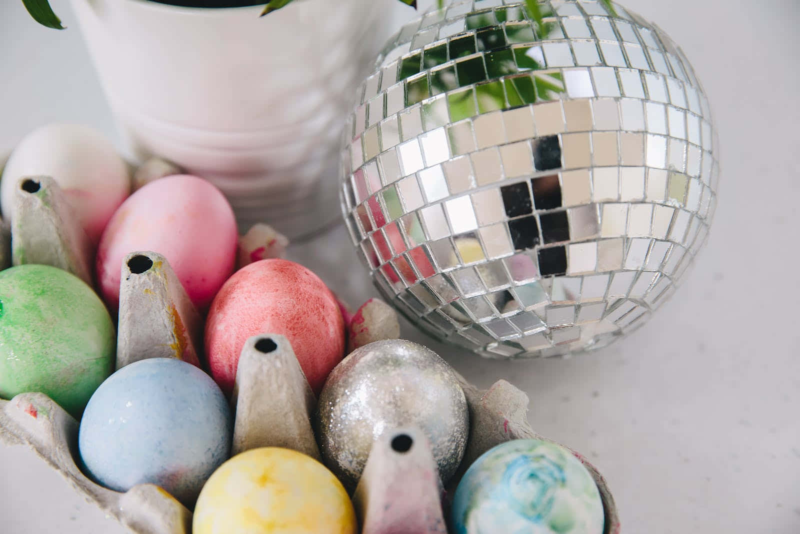 pastel Easter decorations, hand-painted eggs, cardboard tray, HD Desktop Wallpaper