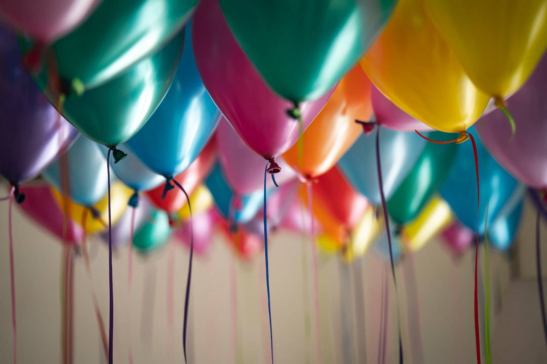 aesthetic happy birthday party balloons, multicolored balloons, glossy surfaces, SD Desktop Wallpaper