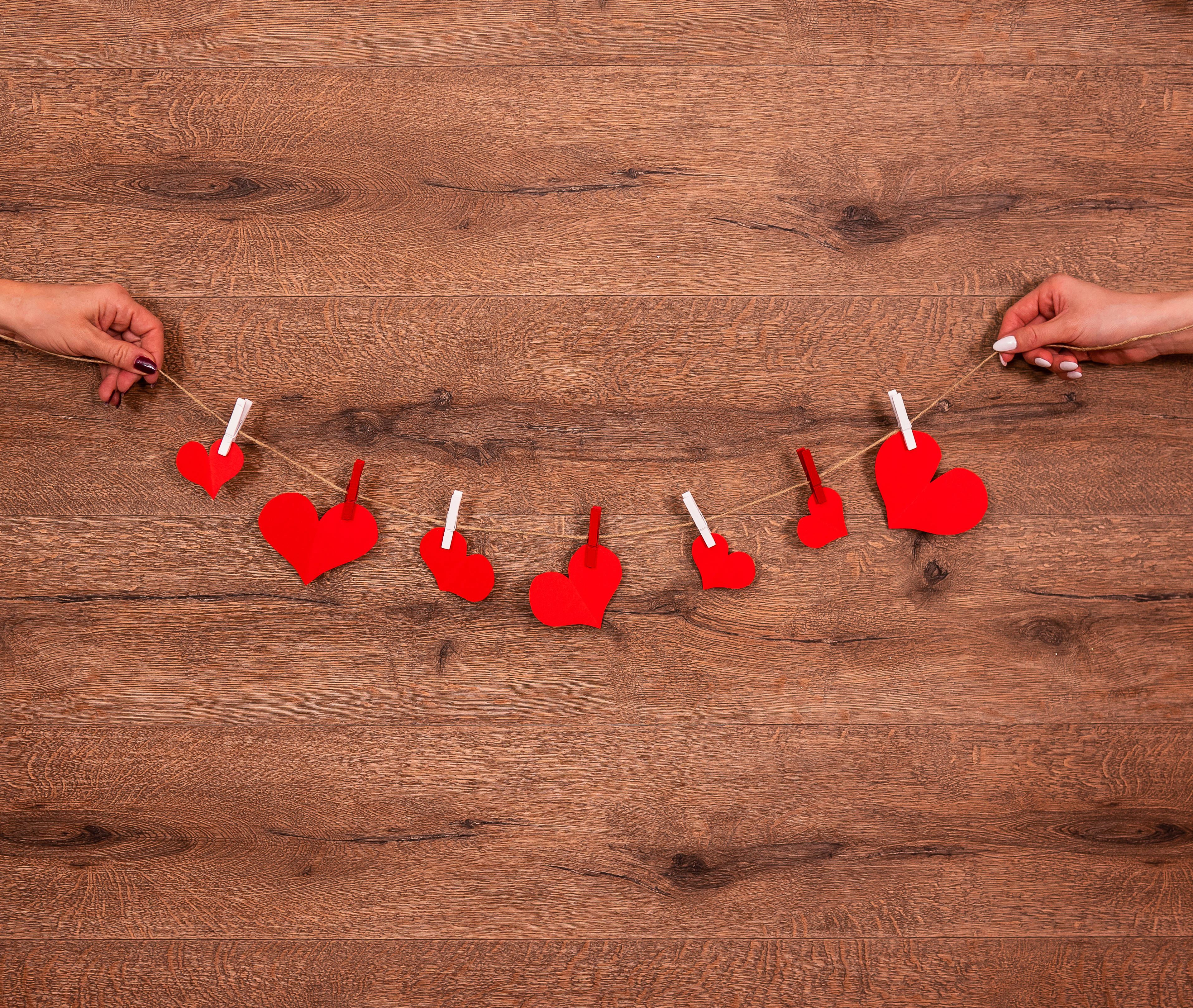 Aesthetic Heart, red paper hearts, string, 2K Desktop Wallpaper
