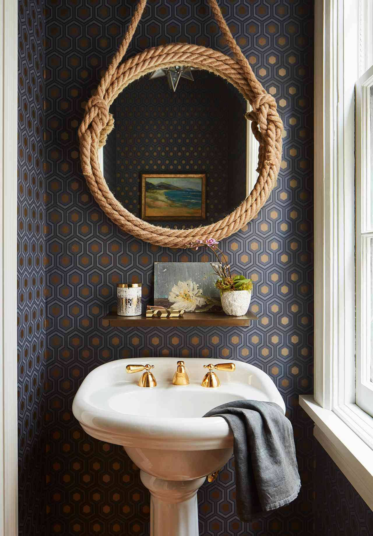 rope frame round mirror, vintage white sink, gold fixtures, HD Phone Wallpaper