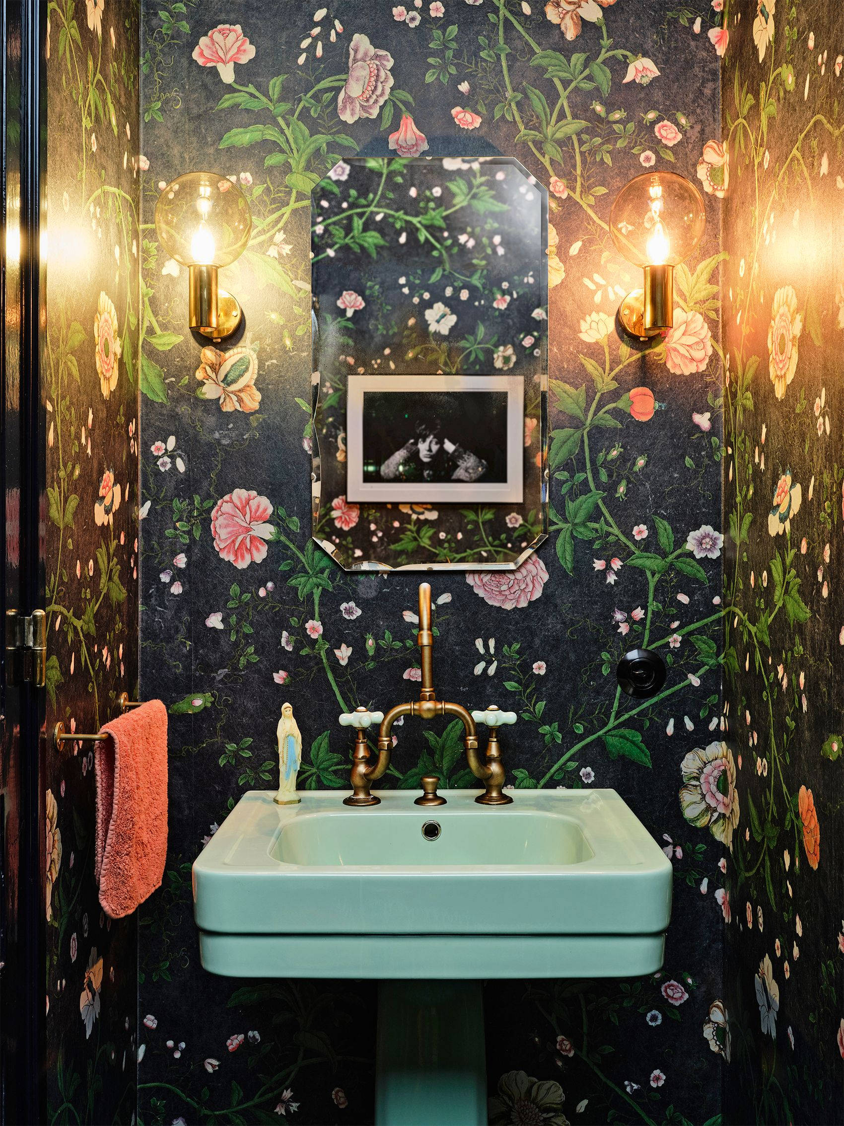 vintage mint sink, brass fixtures, floral mirror, Full HD Phone Wallpaper
