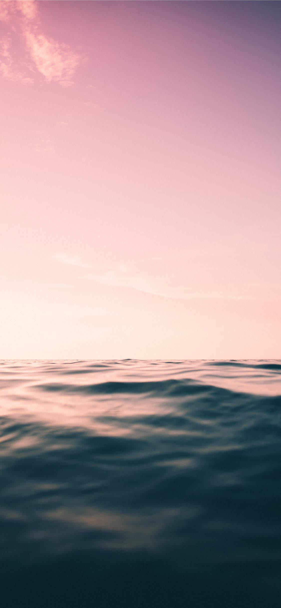 Calm Ocean Aesthetic iPhone 11, ocean horizon, soft pink and purple twilight hues, Full HD Phone Wallpaper